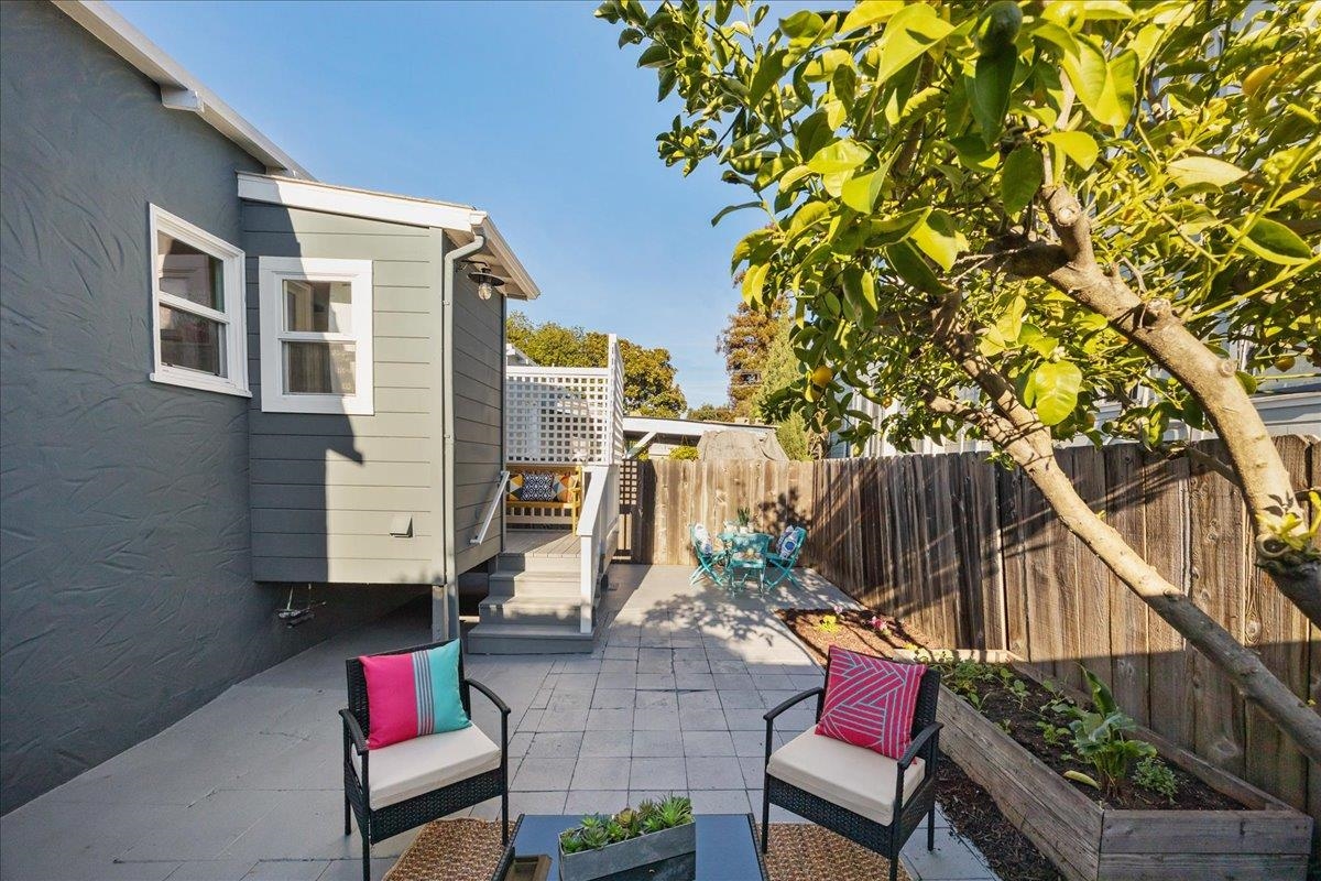 Detail Gallery Image 29 of 47 For 1720 Walnut St., Alameda,  CA 94501 - 2 Beds | 2 Baths