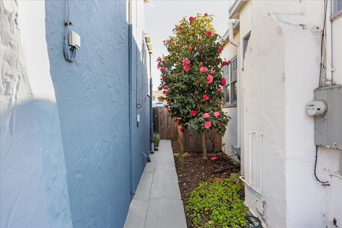 Detail Gallery Image 33 of 47 For 1720 Walnut St., Alameda,  CA 94501 - 2 Beds | 2 Baths