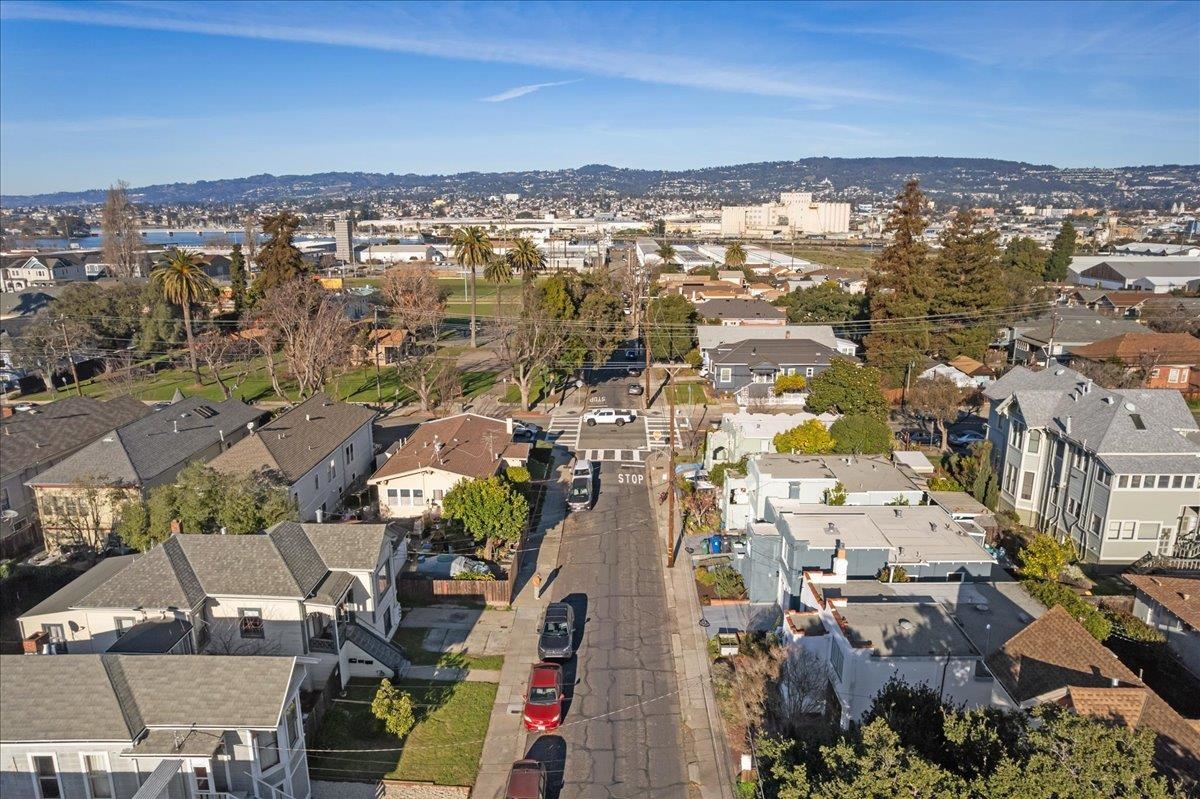 Detail Gallery Image 39 of 47 For 1720 Walnut St., Alameda,  CA 94501 - 2 Beds | 2 Baths