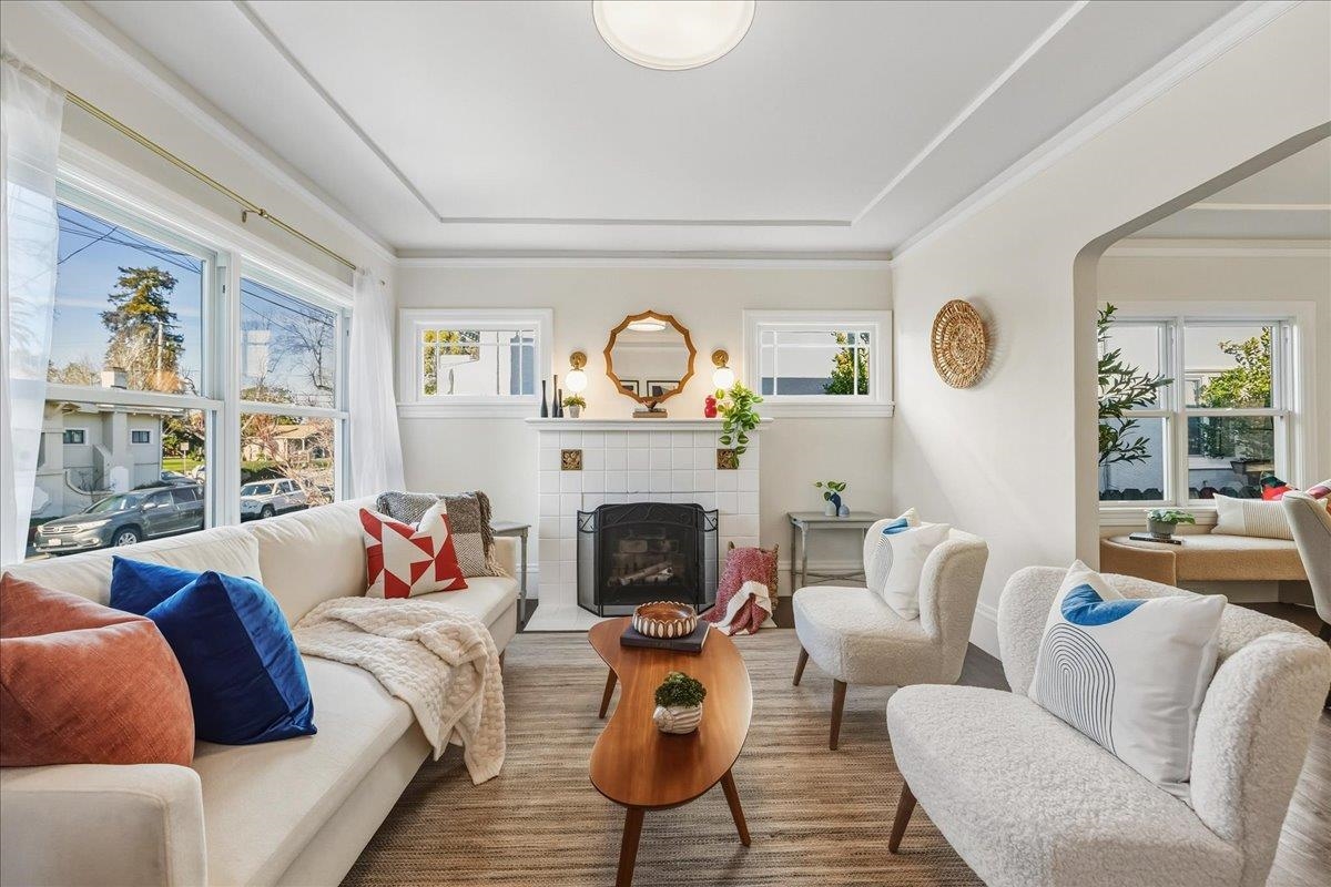 Detail Gallery Image 5 of 47 For 1720 Walnut St., Alameda,  CA 94501 - 2 Beds | 2 Baths