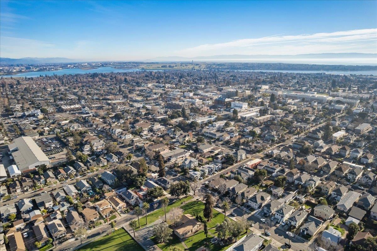 Detail Gallery Image 43 of 47 For 1720 Walnut St., Alameda,  CA 94501 - 2 Beds | 2 Baths