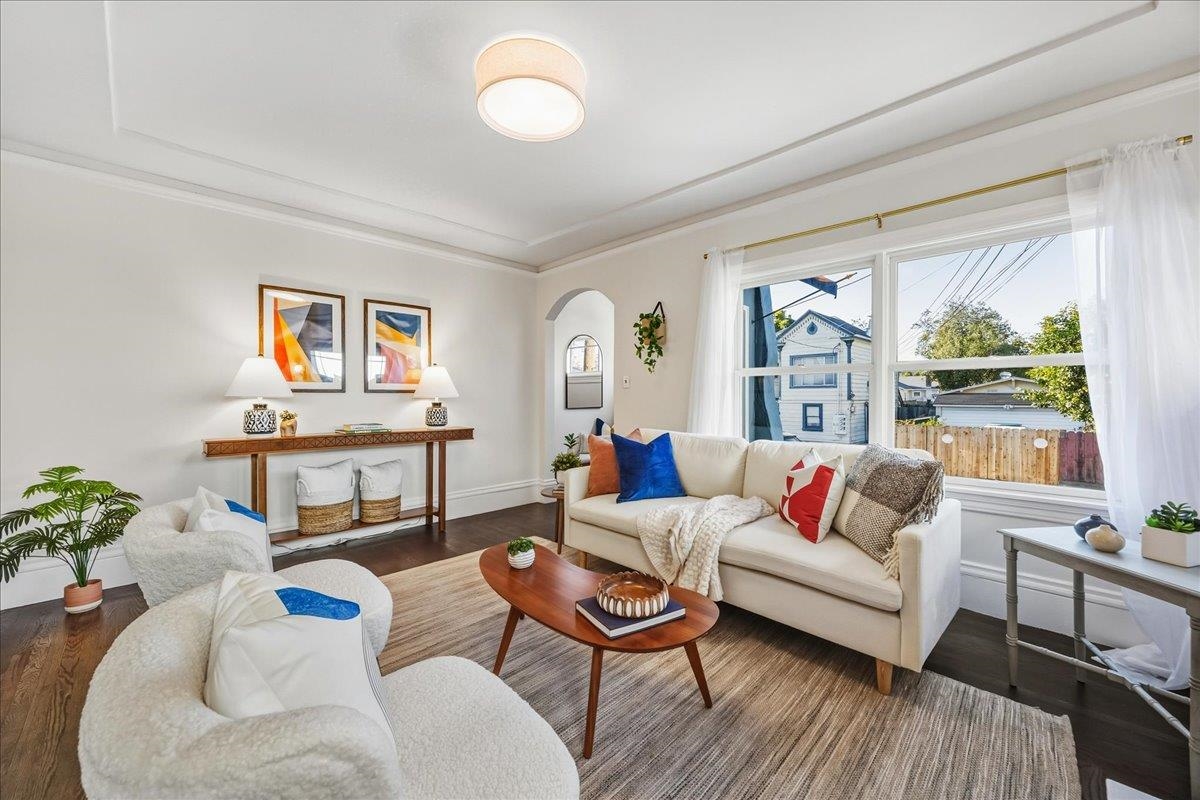 Detail Gallery Image 6 of 47 For 1720 Walnut St., Alameda,  CA 94501 - 2 Beds | 2 Baths