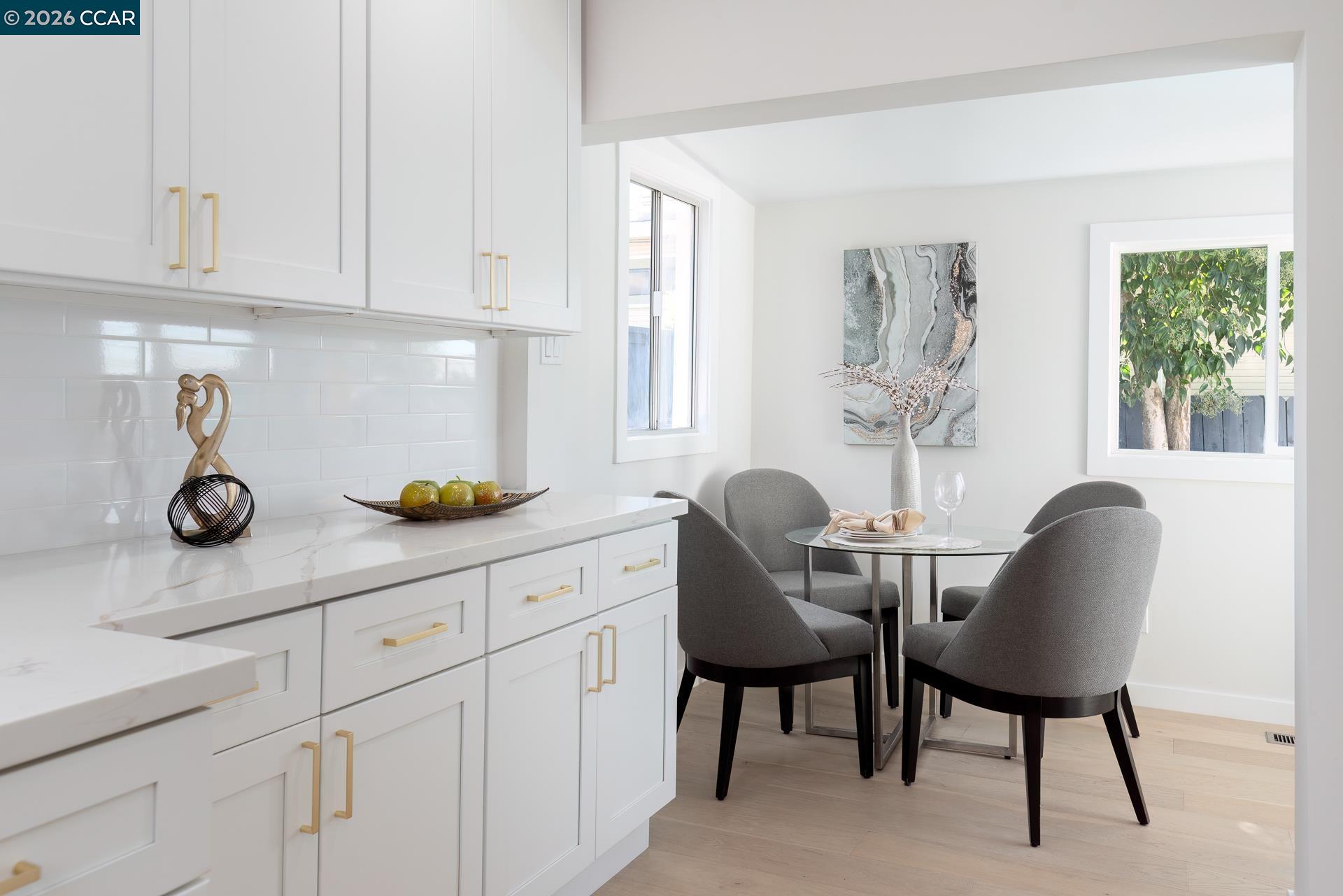 Detail Gallery Image 21 of 59 For 1515 Hampel St, Oakland,  CA 94602 - 2 Beds | 1 Baths