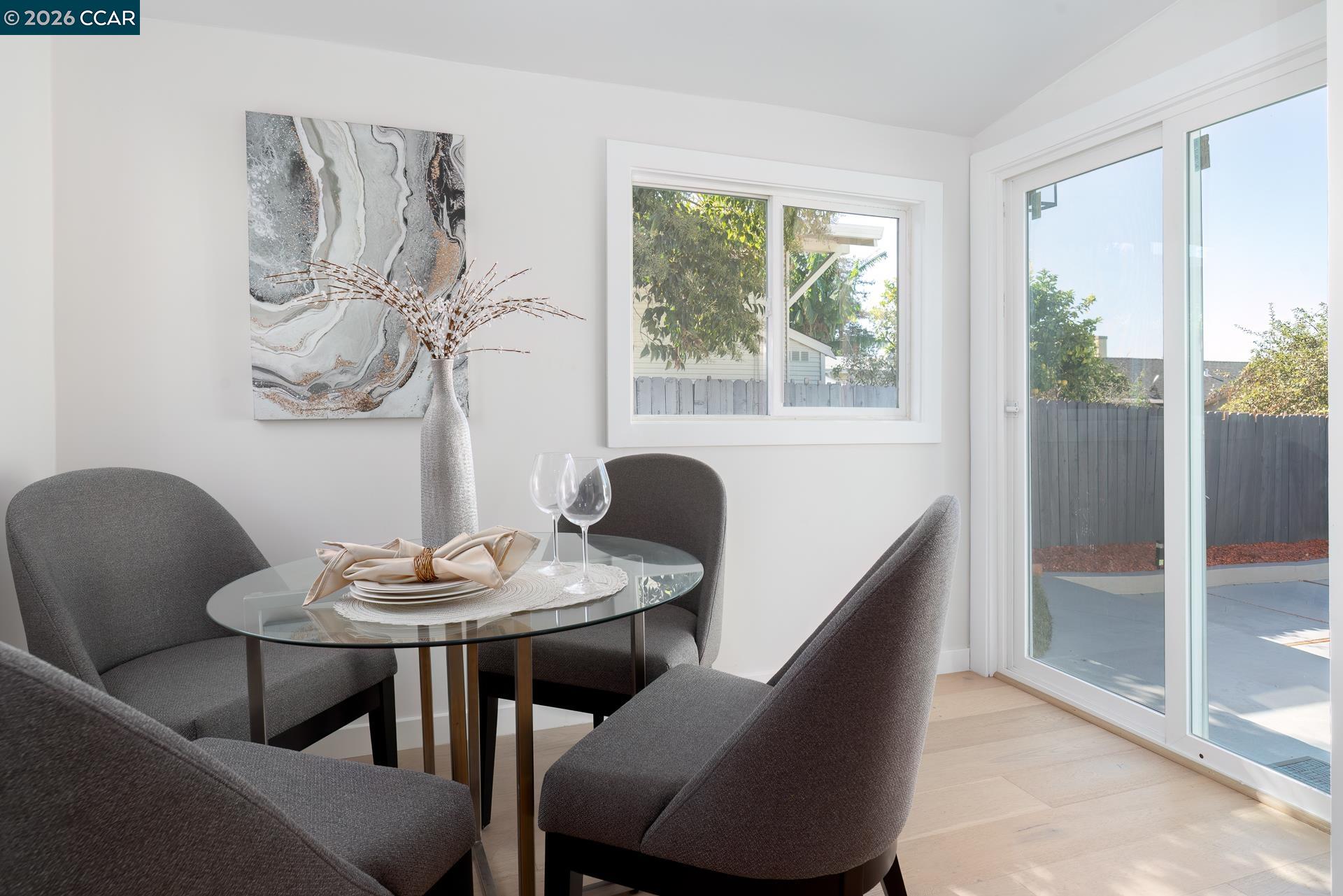 Detail Gallery Image 22 of 59 For 1515 Hampel St, Oakland,  CA 94602 - 2 Beds | 1 Baths