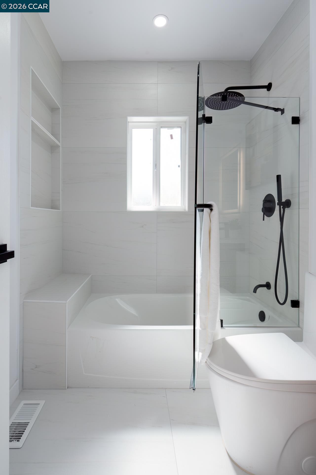 Detail Gallery Image 29 of 59 For 1515 Hampel St, Oakland,  CA 94602 - 2 Beds | 1 Baths