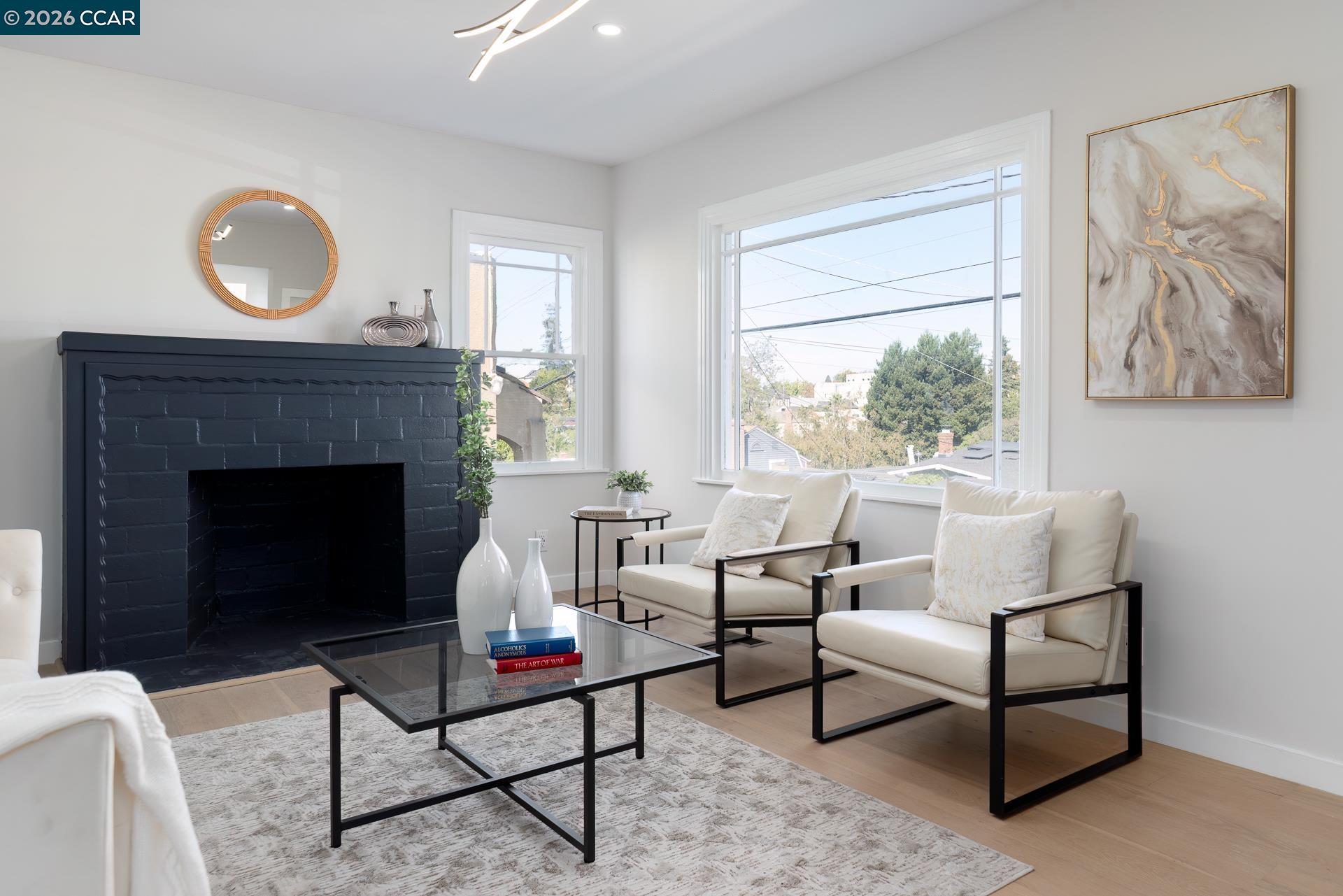 Detail Gallery Image 5 of 59 For 1515 Hampel St, Oakland,  CA 94602 - 2 Beds | 1 Baths