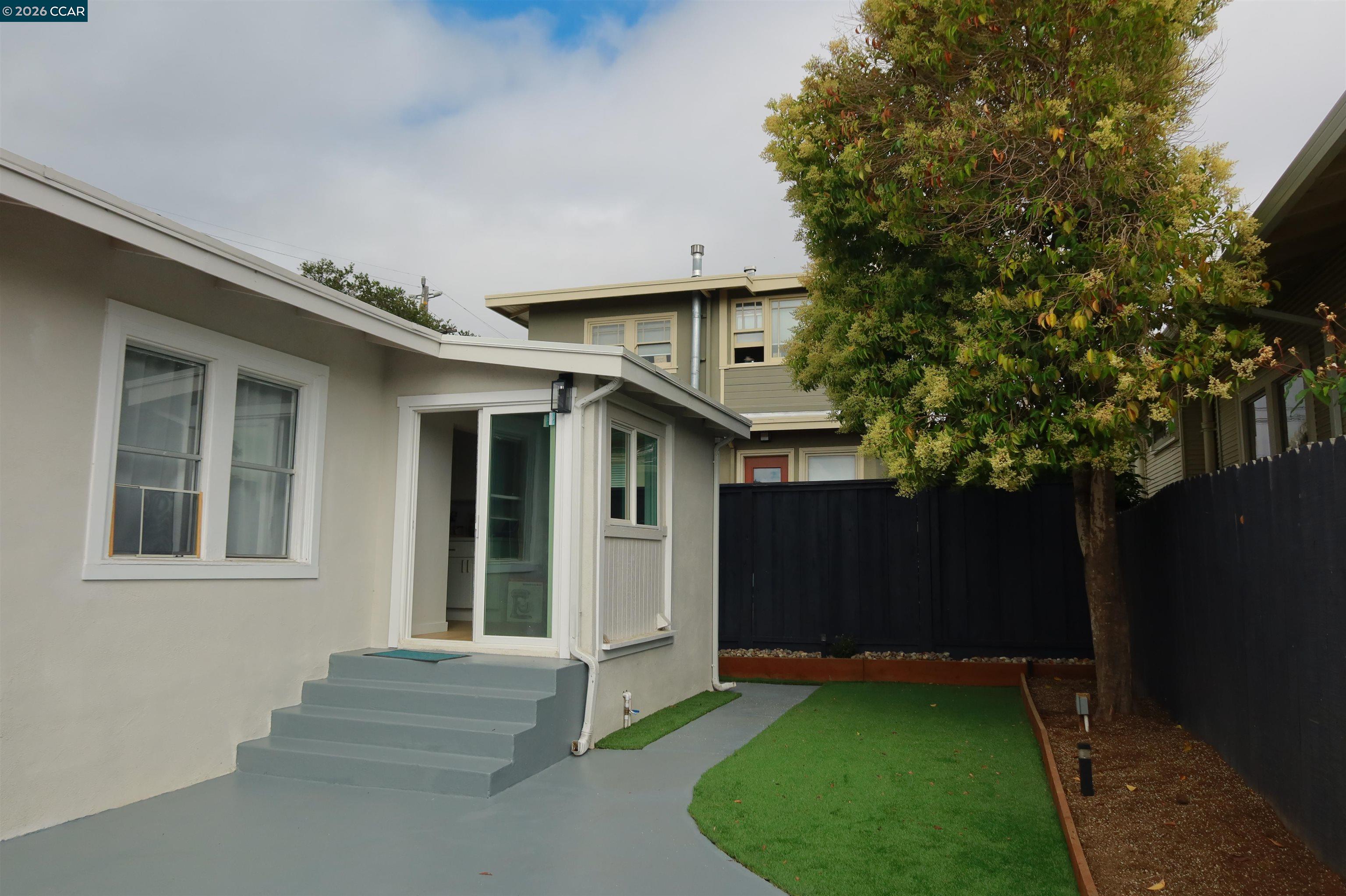 Detail Gallery Image 45 of 59 For 1515 Hampel St, Oakland,  CA 94602 - 2 Beds | 1 Baths