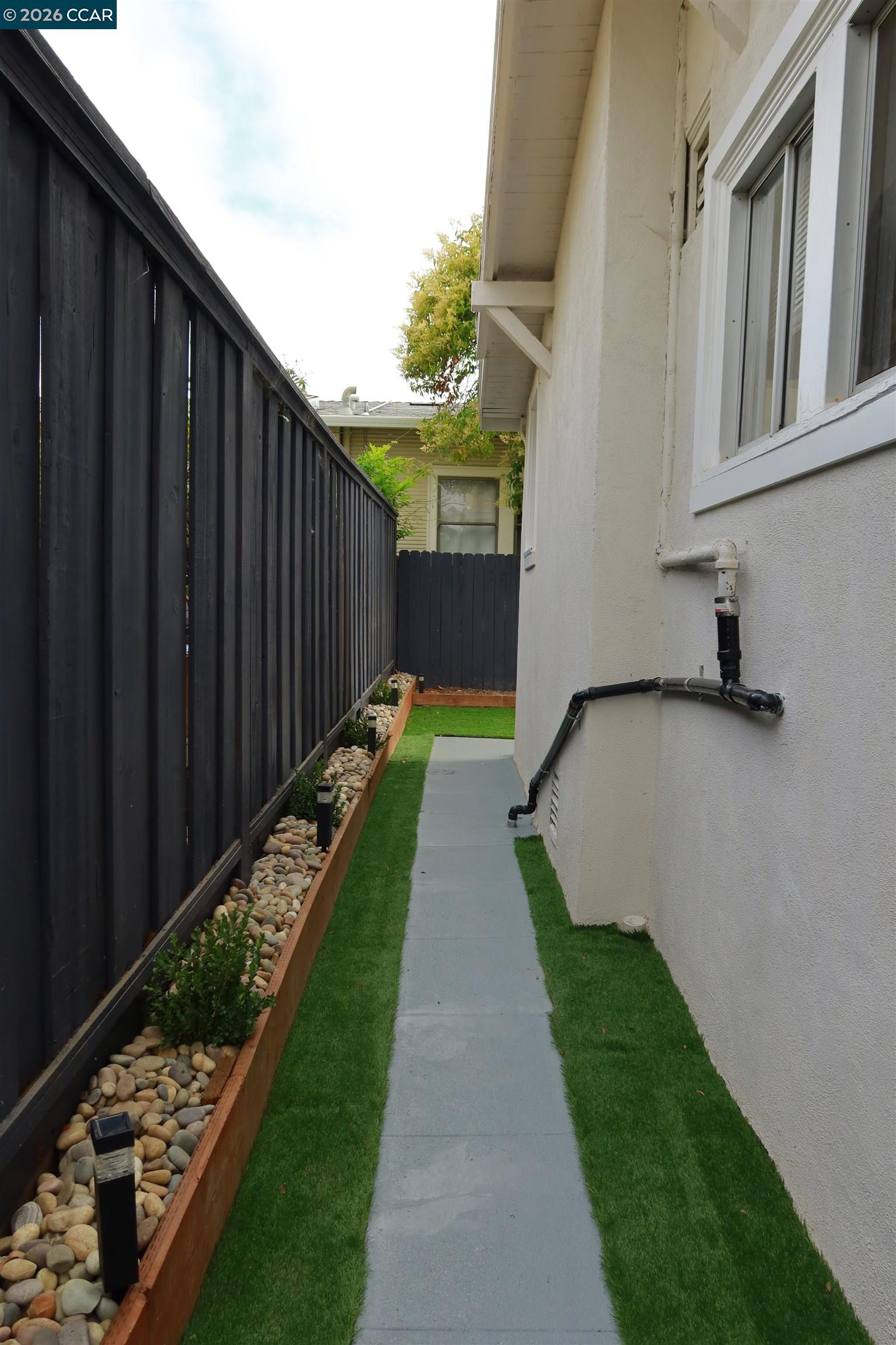 Detail Gallery Image 46 of 59 For 1515 Hampel St, Oakland,  CA 94602 - 2 Beds | 1 Baths