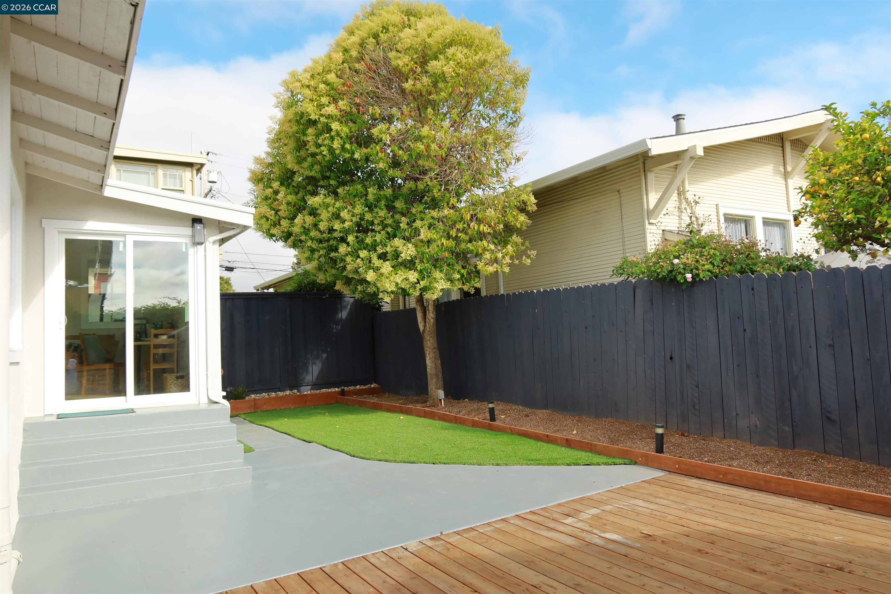 Detail Gallery Image 48 of 59 For 1515 Hampel St, Oakland,  CA 94602 - 2 Beds | 1 Baths