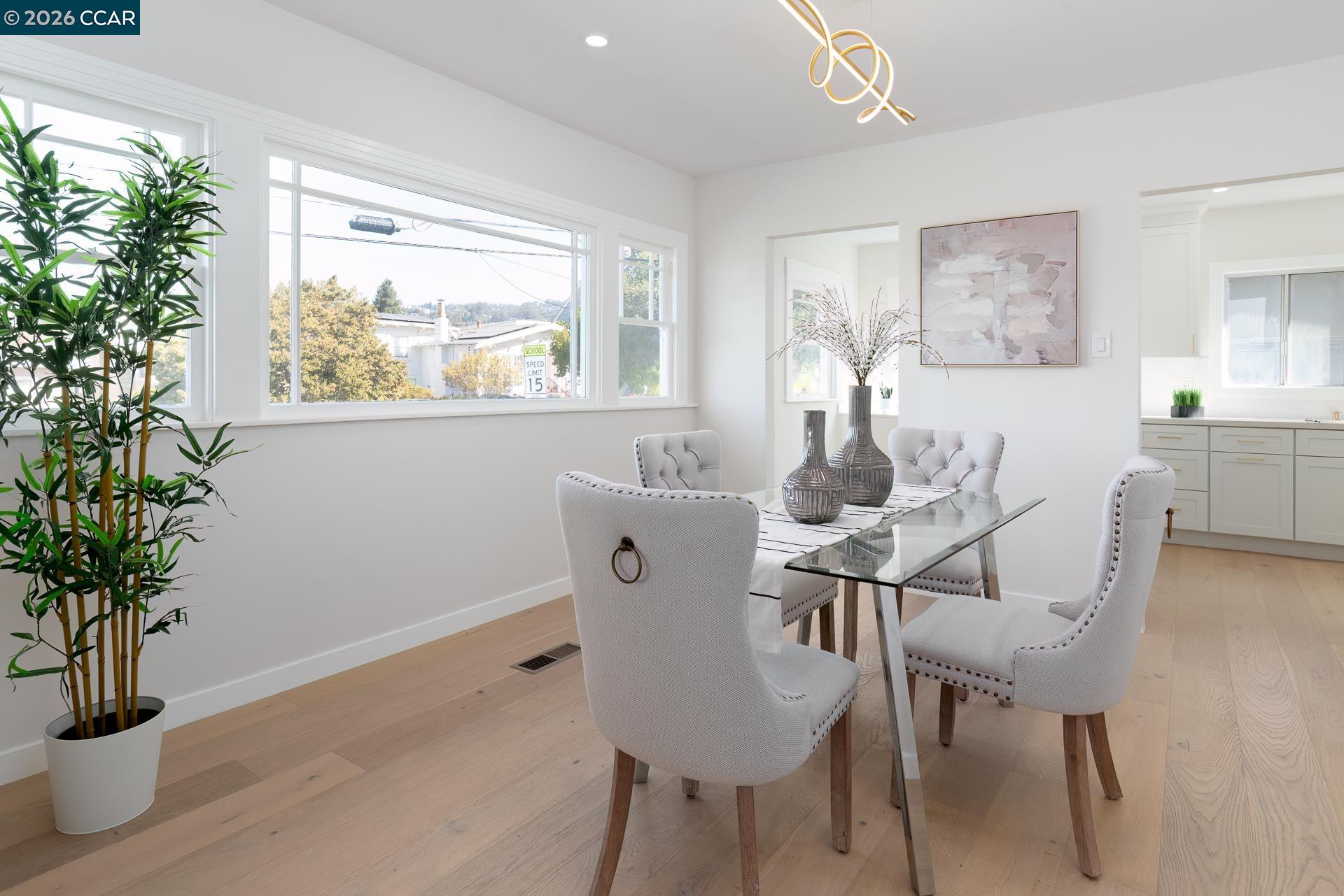 Detail Gallery Image 10 of 59 For 1515 Hampel St, Oakland,  CA 94602 - 2 Beds | 1 Baths