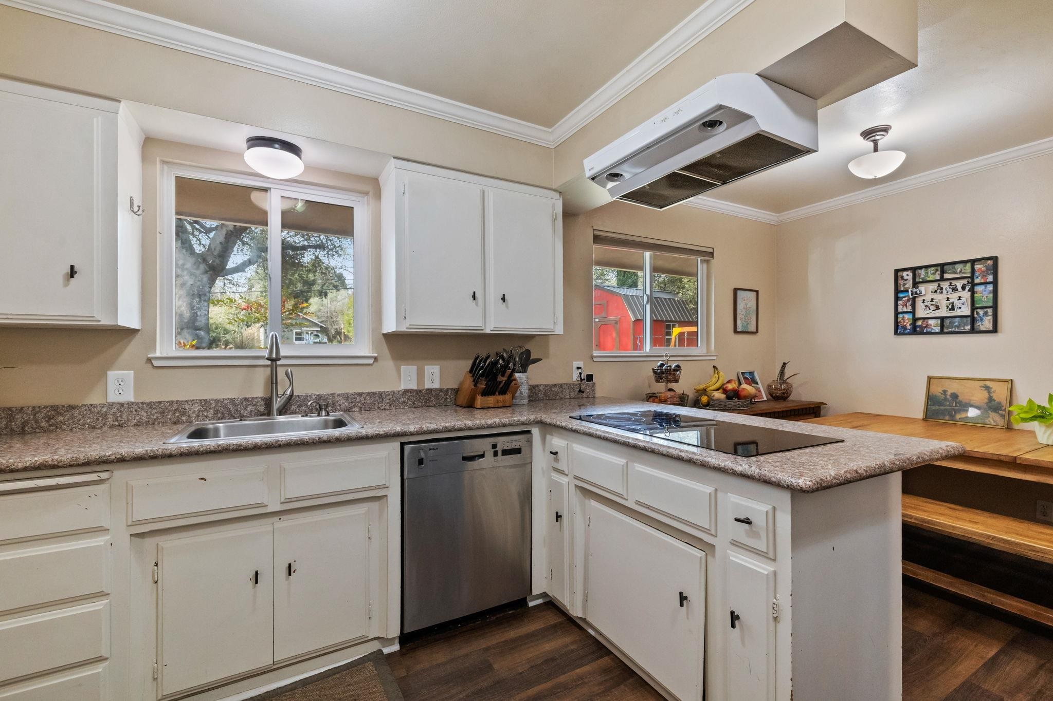 Detail Gallery Image 10 of 29 For 20369 E Walnut Dr, Sonora,  CA 95370 - 3 Beds | 2 Baths