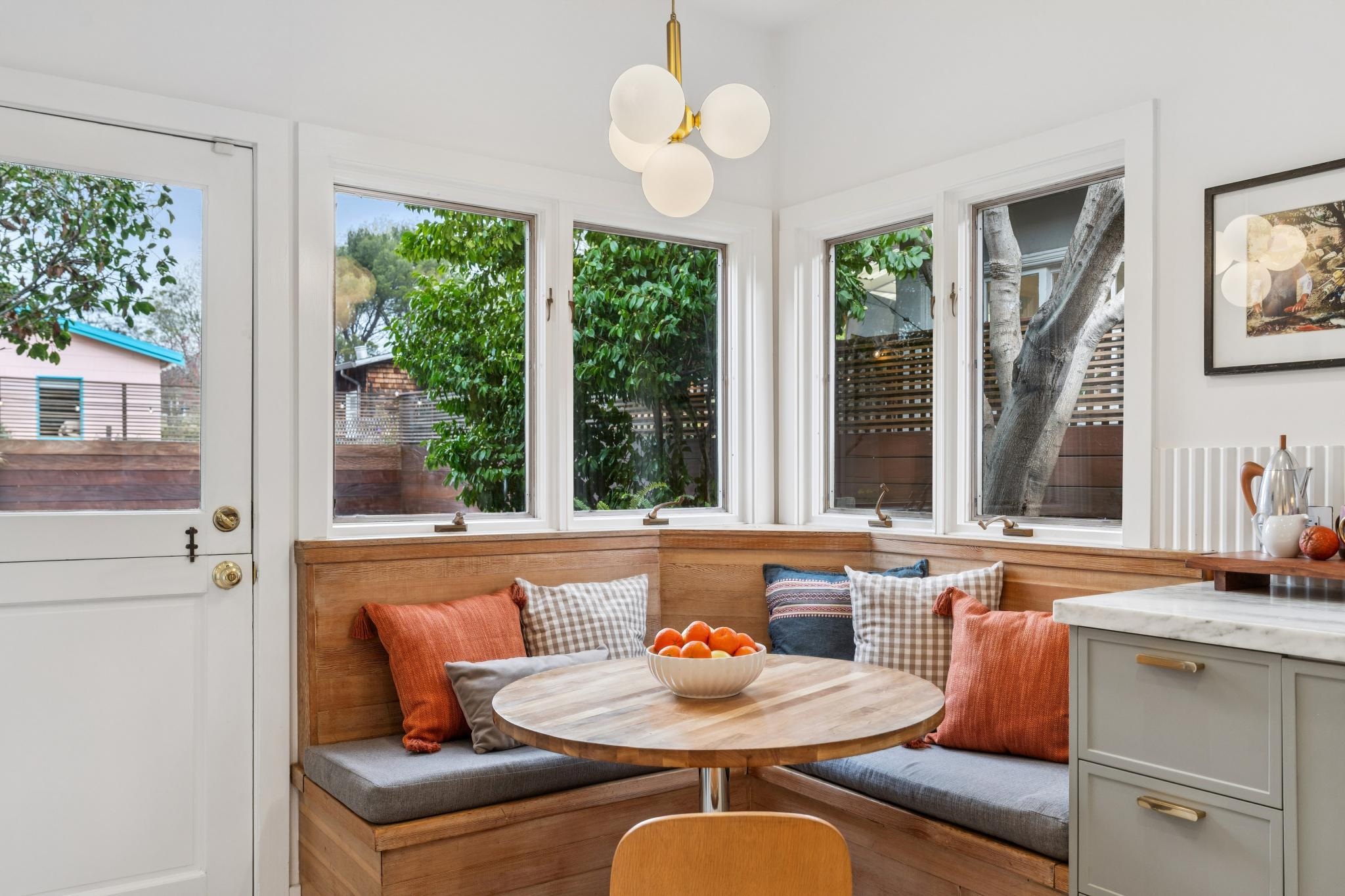 Detail Gallery Image 14 of 37 For 390 50th St, Oakland,  CA 94609 - 3 Beds | 2 Baths