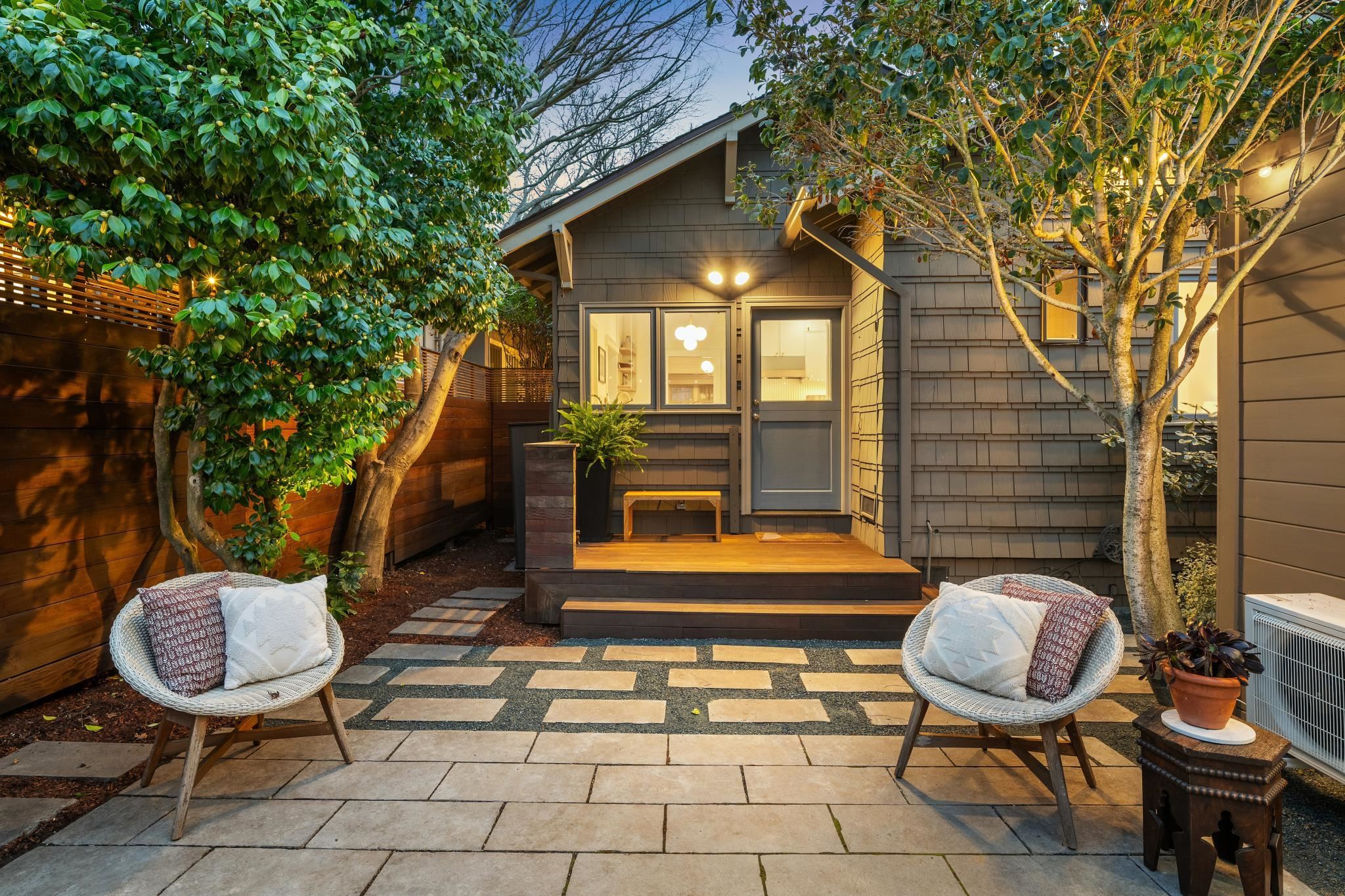 Detail Gallery Image 25 of 37 For 390 50th St, Oakland,  CA 94609 - 3 Beds | 2 Baths