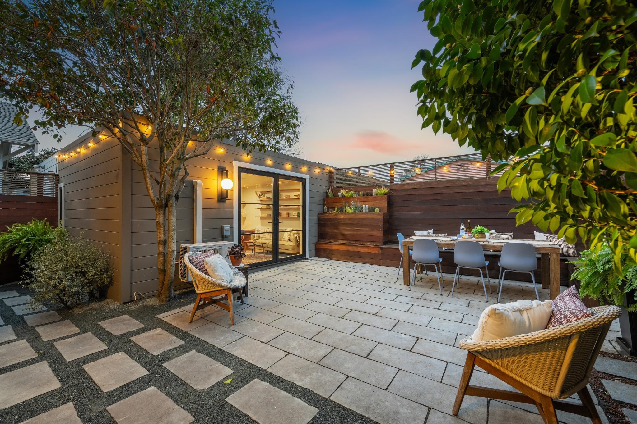 Detail Gallery Image 26 of 37 For 390 50th St, Oakland,  CA 94609 - 3 Beds | 2 Baths