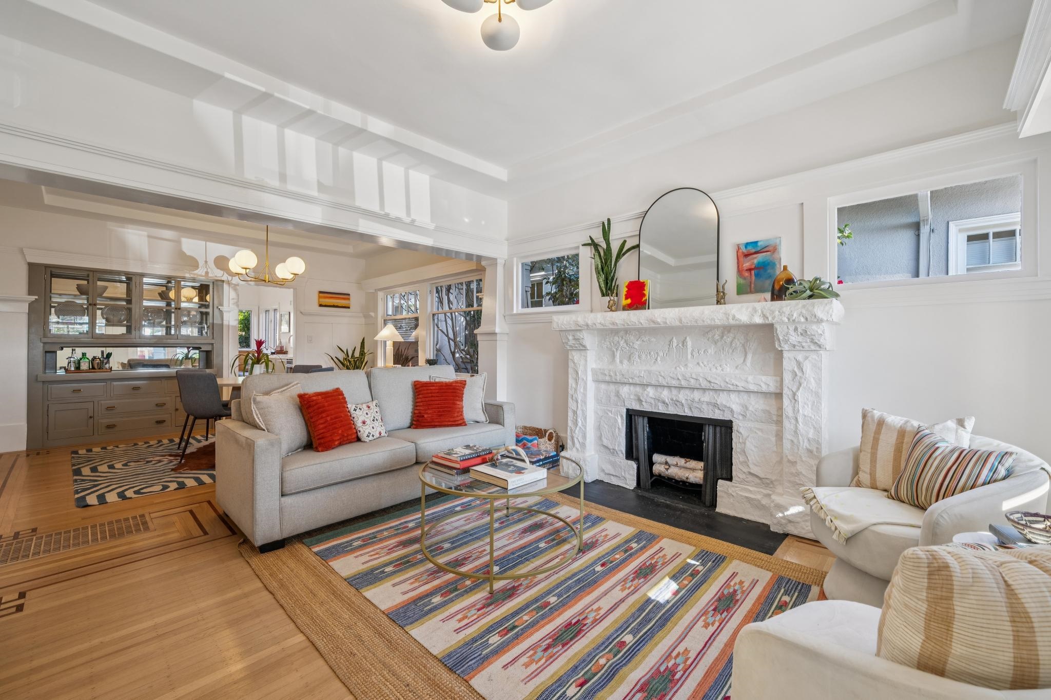 Detail Gallery Image 4 of 37 For 390 50th St, Oakland,  CA 94609 - 3 Beds | 2 Baths