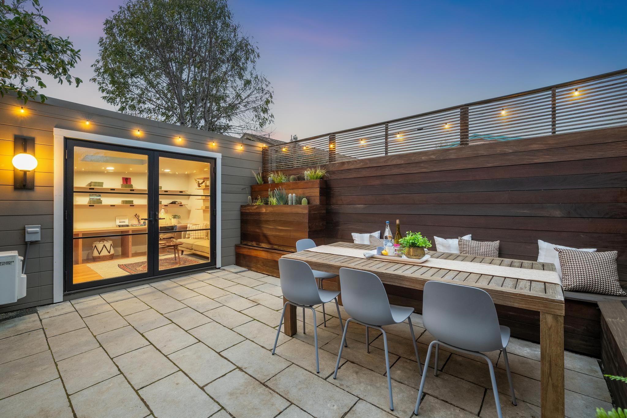 Detail Gallery Image 28 of 37 For 390 50th St, Oakland,  CA 94609 - 3 Beds | 2 Baths