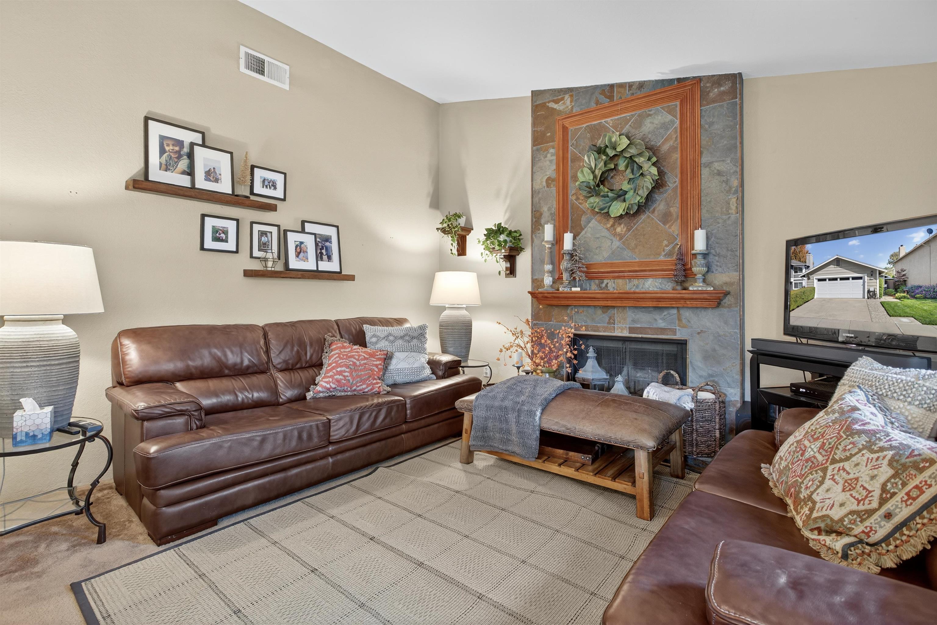 Detail Gallery Image 16 of 30 For 2229 Delucchi Drive, Pleasanton,  CA 94588-8315 - 2 Beds | 2 Baths