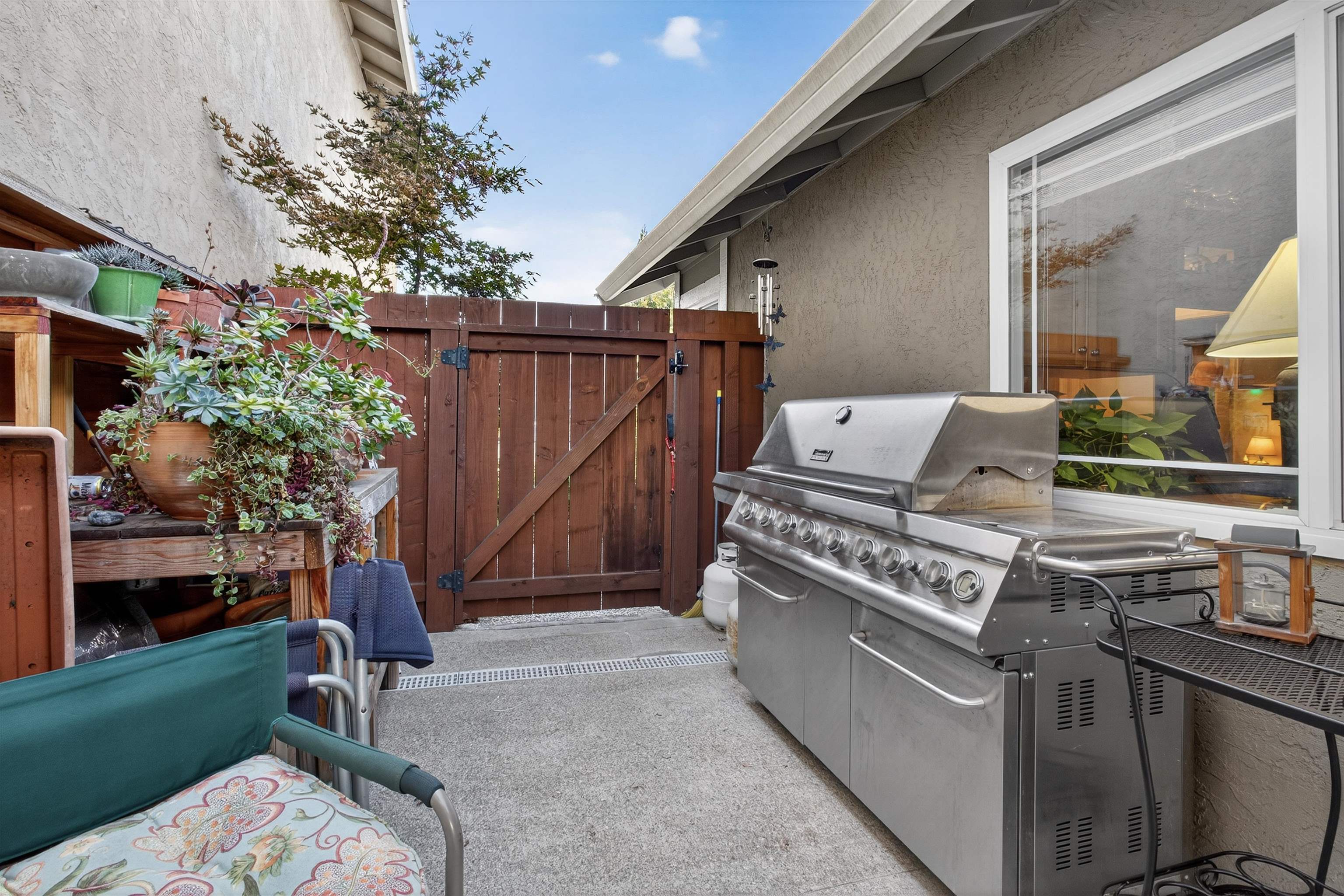 Detail Gallery Image 25 of 30 For 2229 Delucchi Drive, Pleasanton,  CA 94588-8315 - 2 Beds | 2 Baths