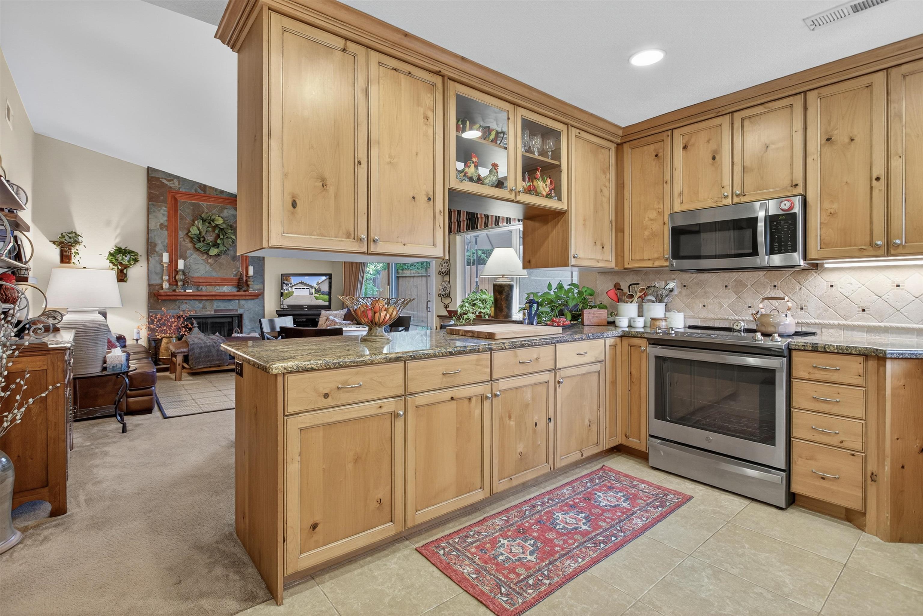 Detail Gallery Image 9 of 30 For 2229 Delucchi Drive, Pleasanton,  CA 94588-8315 - 2 Beds | 2 Baths