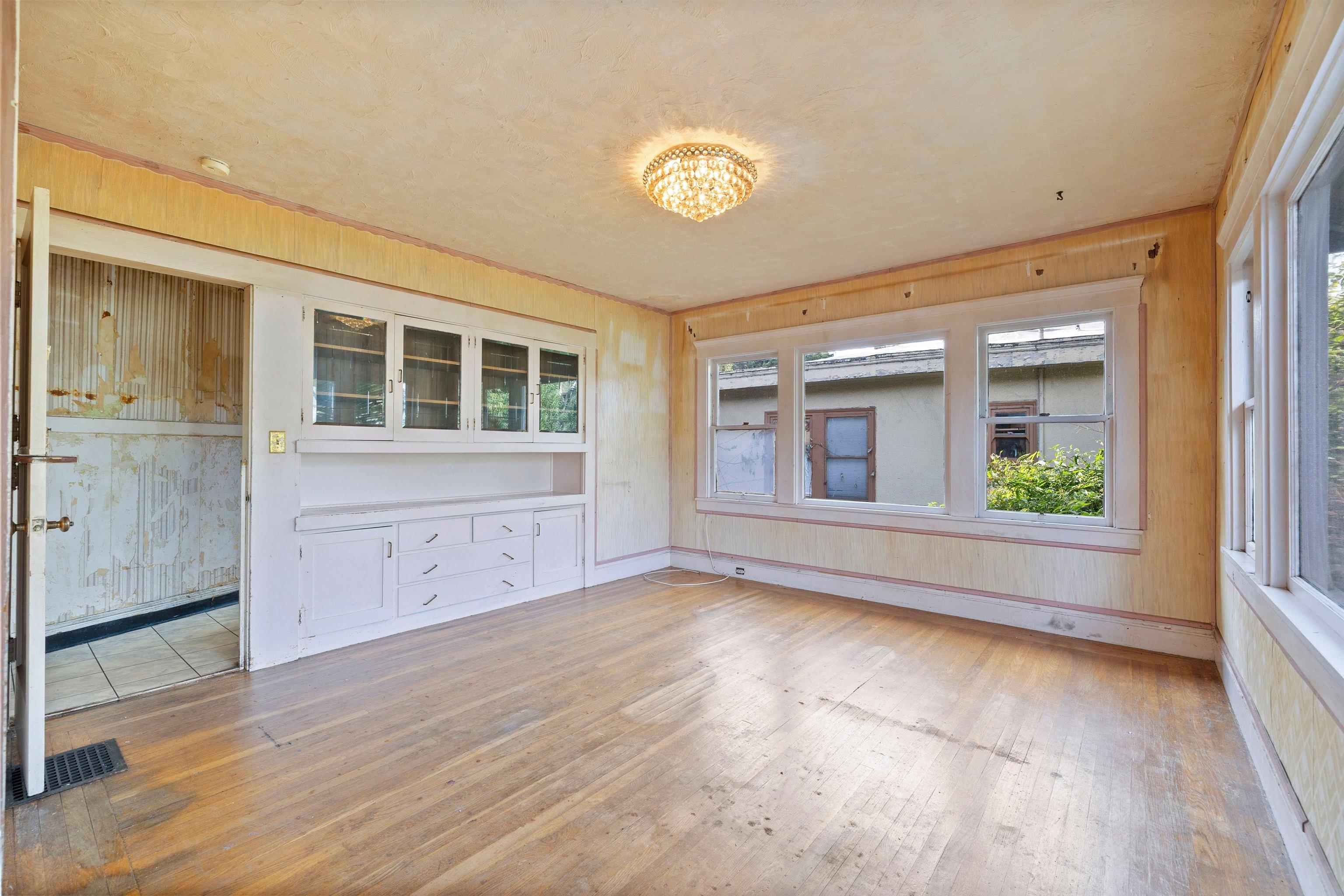 Detail Gallery Image 11 of 38 For 787 Mandana Blvd, Oakland,  CA 94610 - 3 Beds | 1/1 Baths