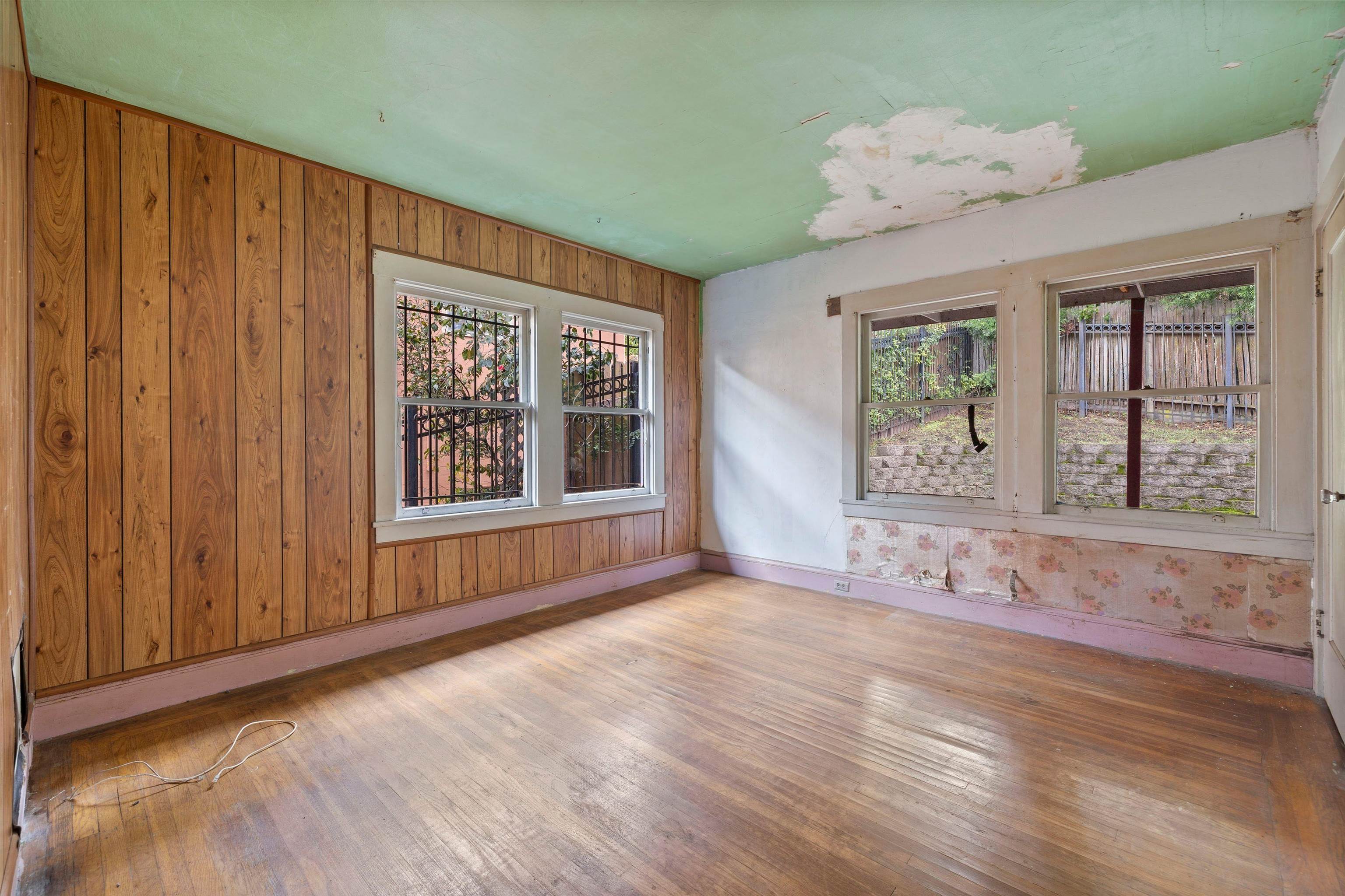 Detail Gallery Image 17 of 38 For 787 Mandana Blvd, Oakland,  CA 94610 - 3 Beds | 1/1 Baths