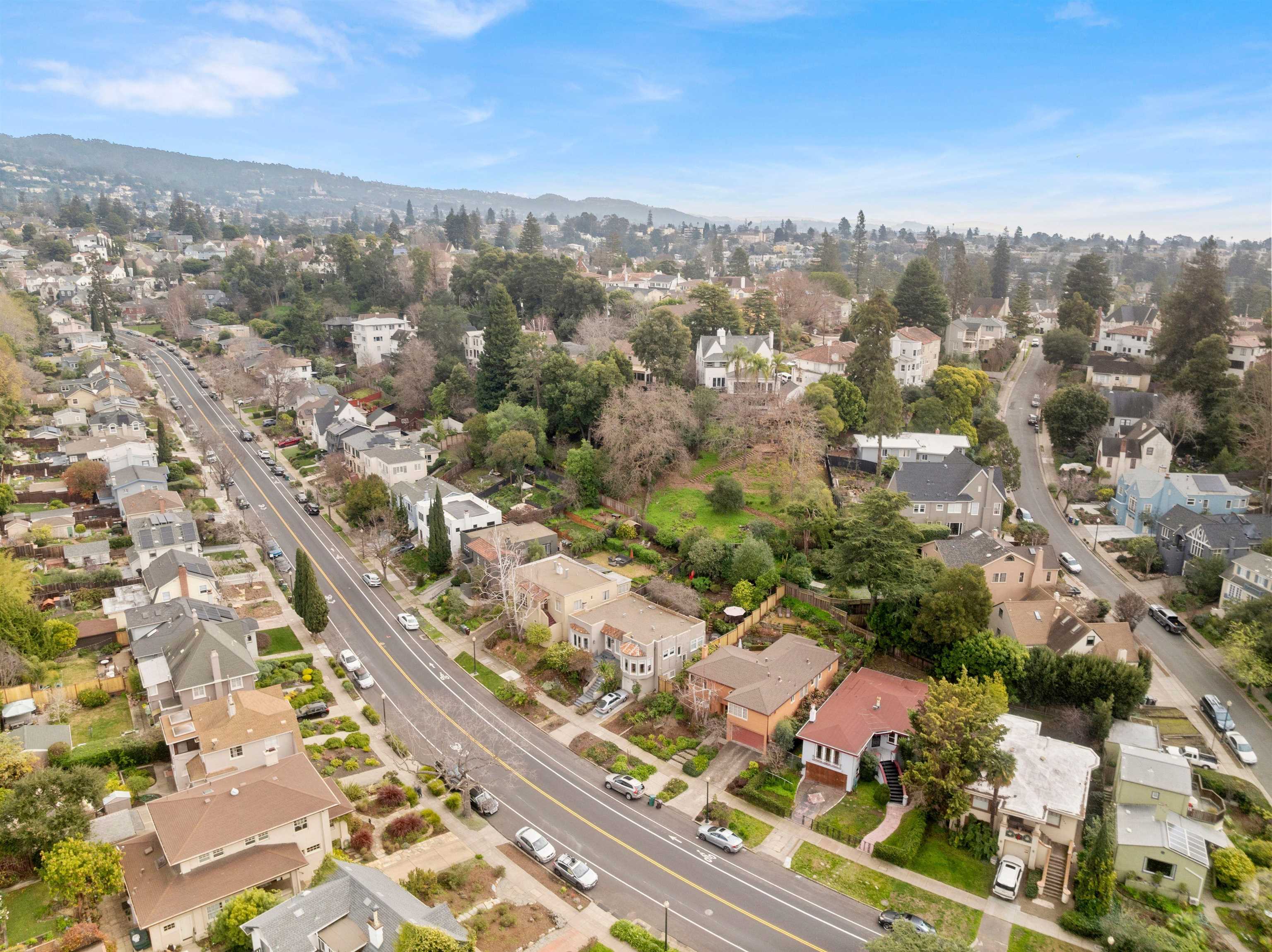 Detail Gallery Image 37 of 38 For 787 Mandana Blvd, Oakland,  CA 94610 - 3 Beds | 1/1 Baths