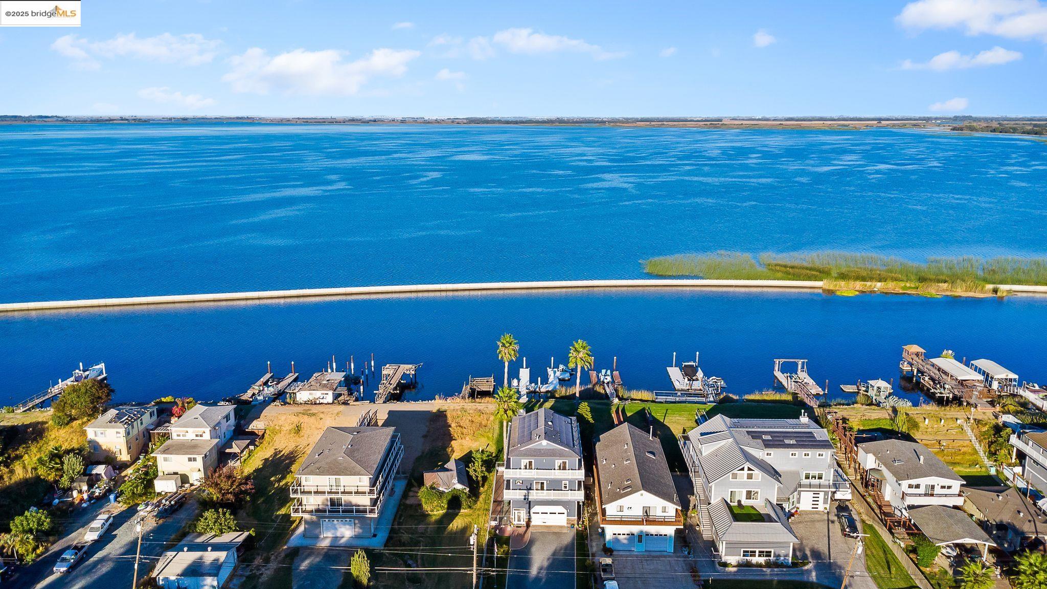 Detail Gallery Image 6 of 59 For 4415 Willow Rd, Bethel Island,  CA 94511 - 4 Beds | 4 Baths