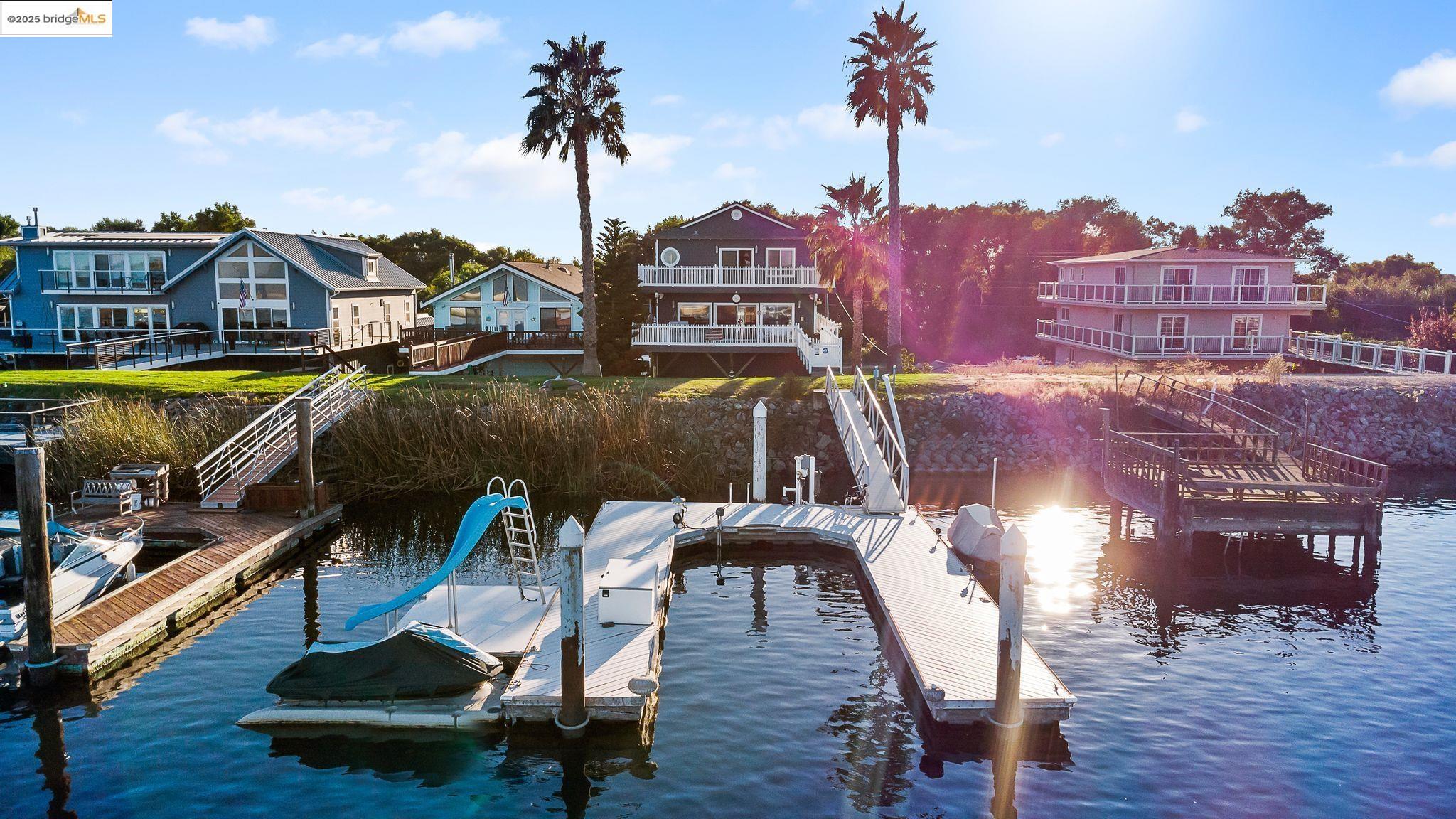 Detail Gallery Image 9 of 59 For 4415 Willow Rd, Bethel Island,  CA 94511 - 4 Beds | 4 Baths