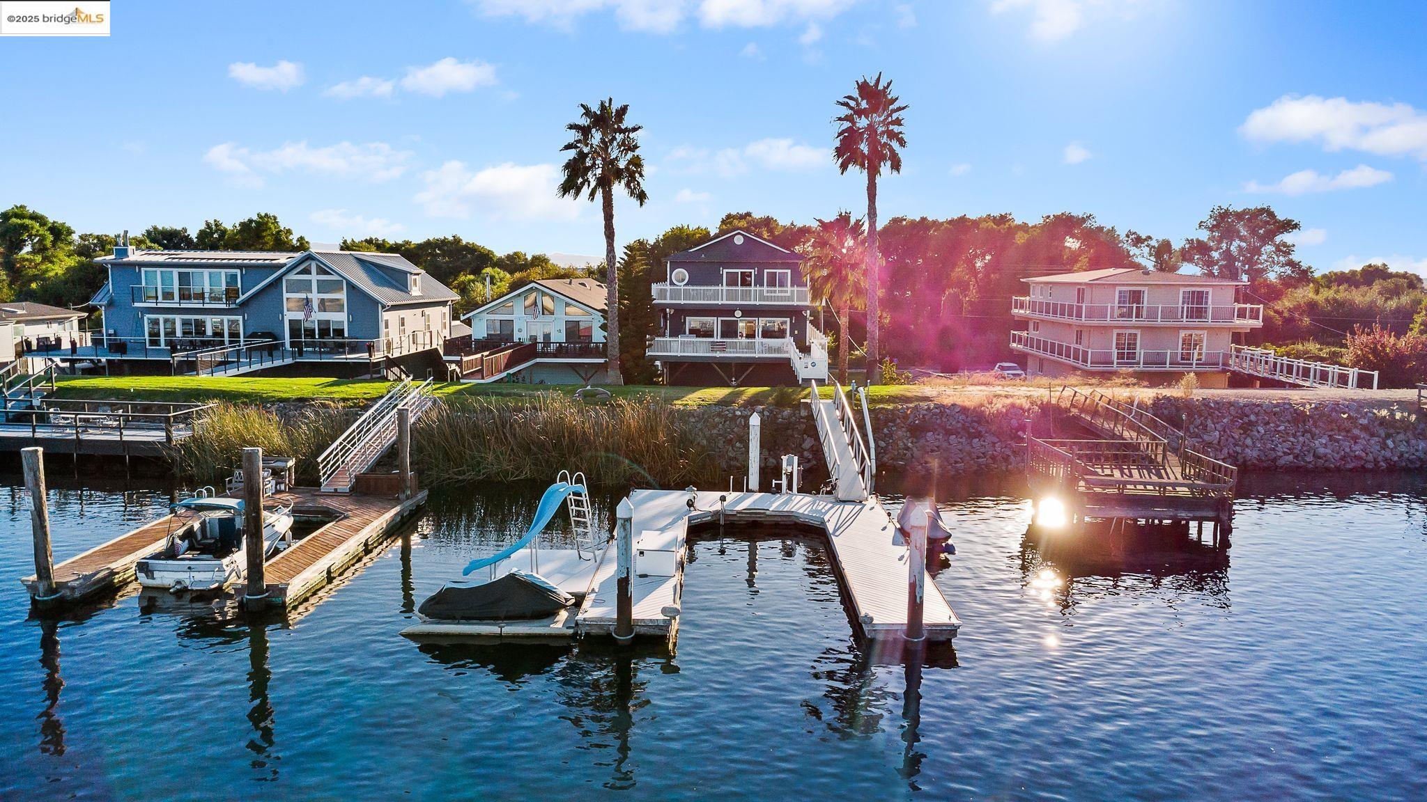 Detail Gallery Image 10 of 59 For 4415 Willow Rd, Bethel Island,  CA 94511 - 4 Beds | 4 Baths