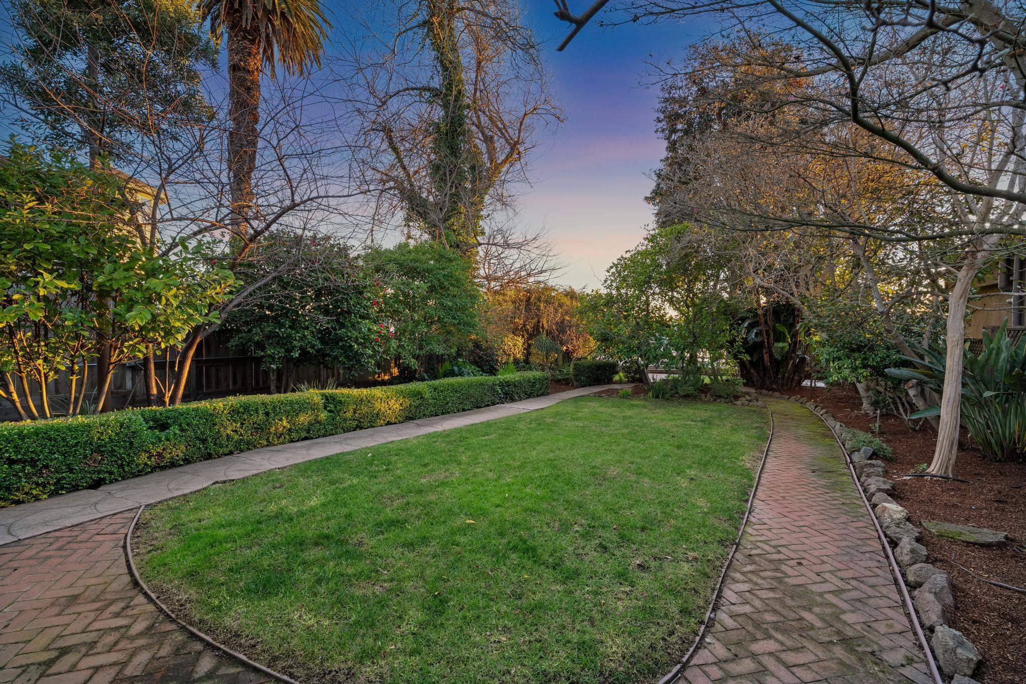 Detail Gallery Image 3 of 60 For 1814 Clinton Avenue, Alameda,  CA 94501 - 3 Beds | 3 Baths