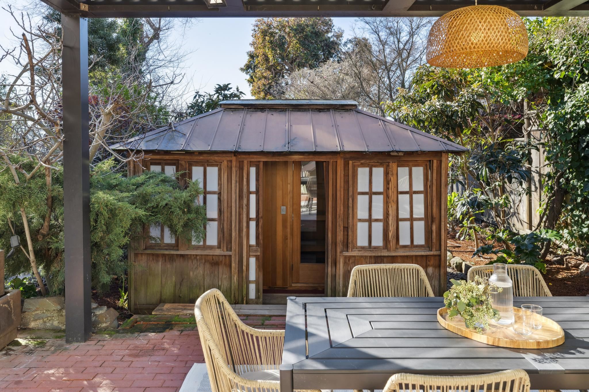 Detail Gallery Image 27 of 60 For 1814 Clinton Avenue, Alameda,  CA 94501 - 3 Beds | 3 Baths