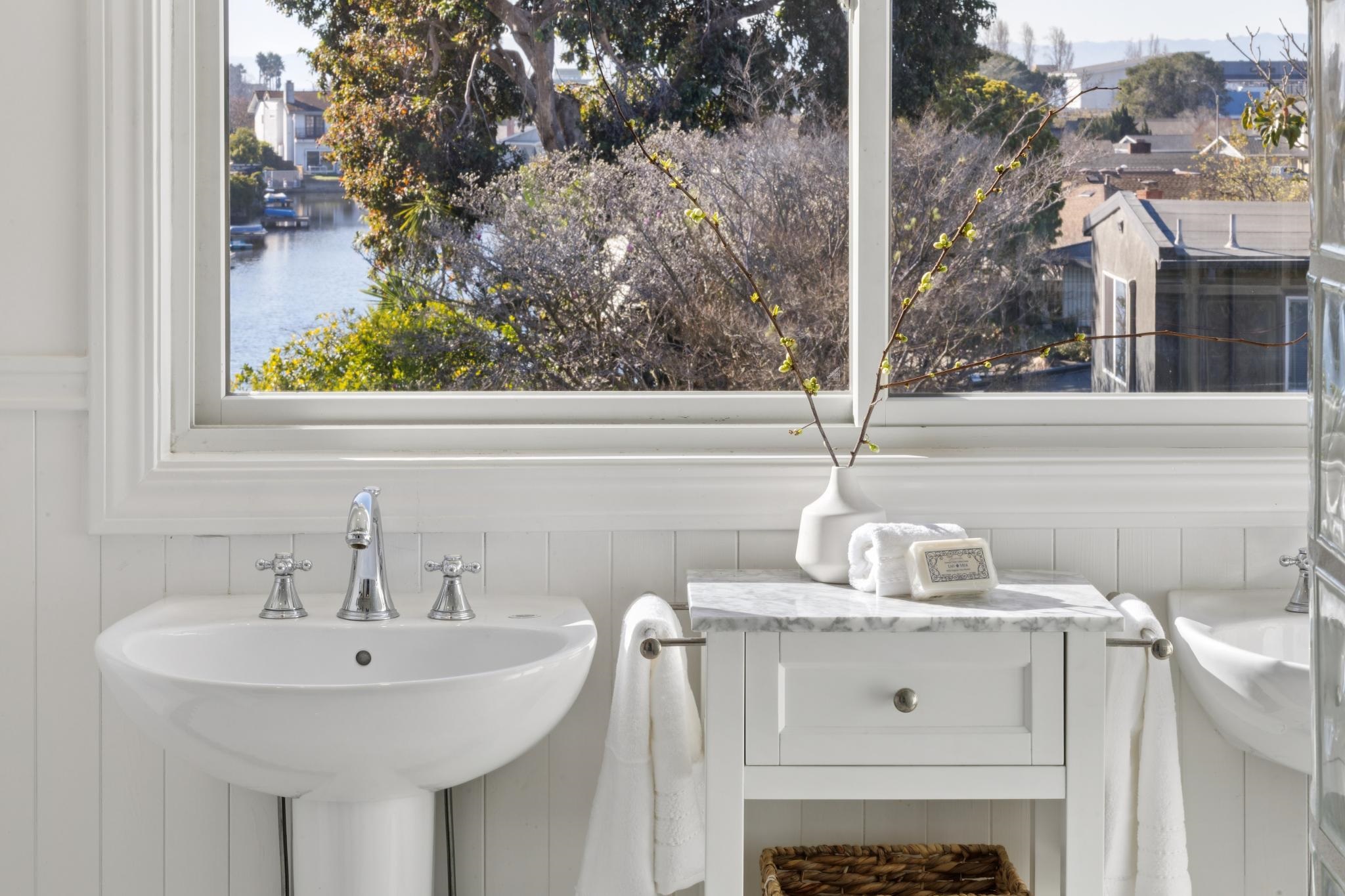 Detail Gallery Image 35 of 60 For 1814 Clinton Avenue, Alameda,  CA 94501 - 3 Beds | 3 Baths