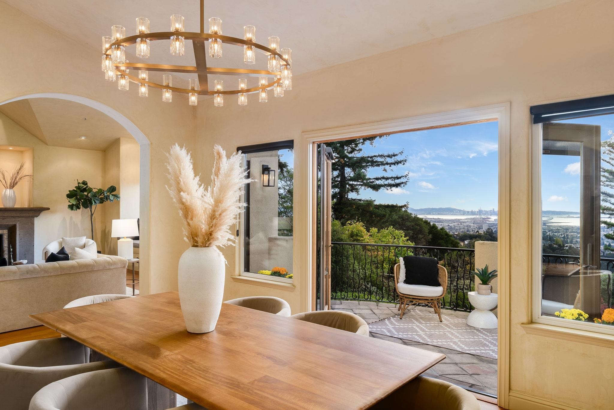 Detail Gallery Image 11 of 60 For 6257 Virgo Rd, Oakland,  CA 94611 - 5 Beds | 3/1 Baths