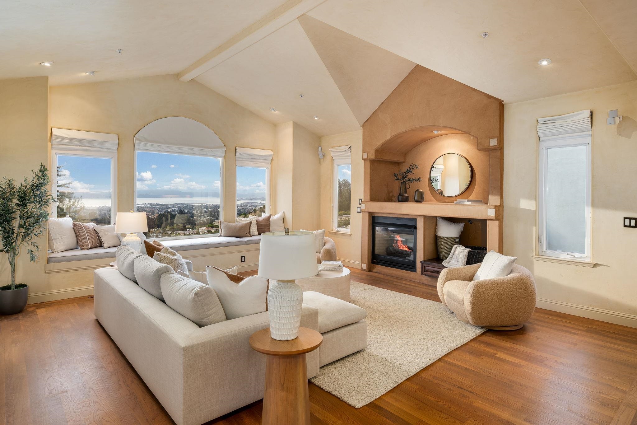 Detail Gallery Image 12 of 60 For 6257 Virgo Rd, Oakland,  CA 94611 - 5 Beds | 3/1 Baths