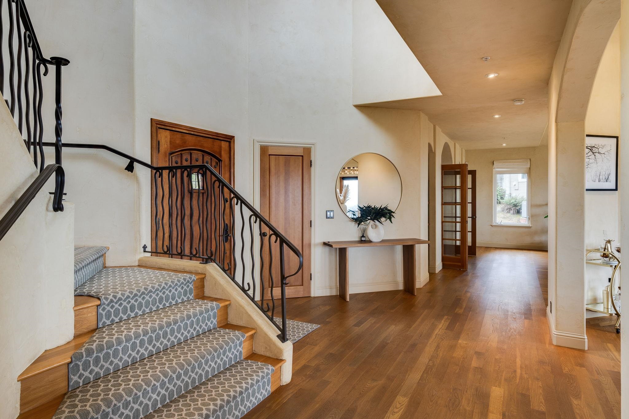 Detail Gallery Image 13 of 60 For 6257 Virgo Rd, Oakland,  CA 94611 - 5 Beds | 3/1 Baths