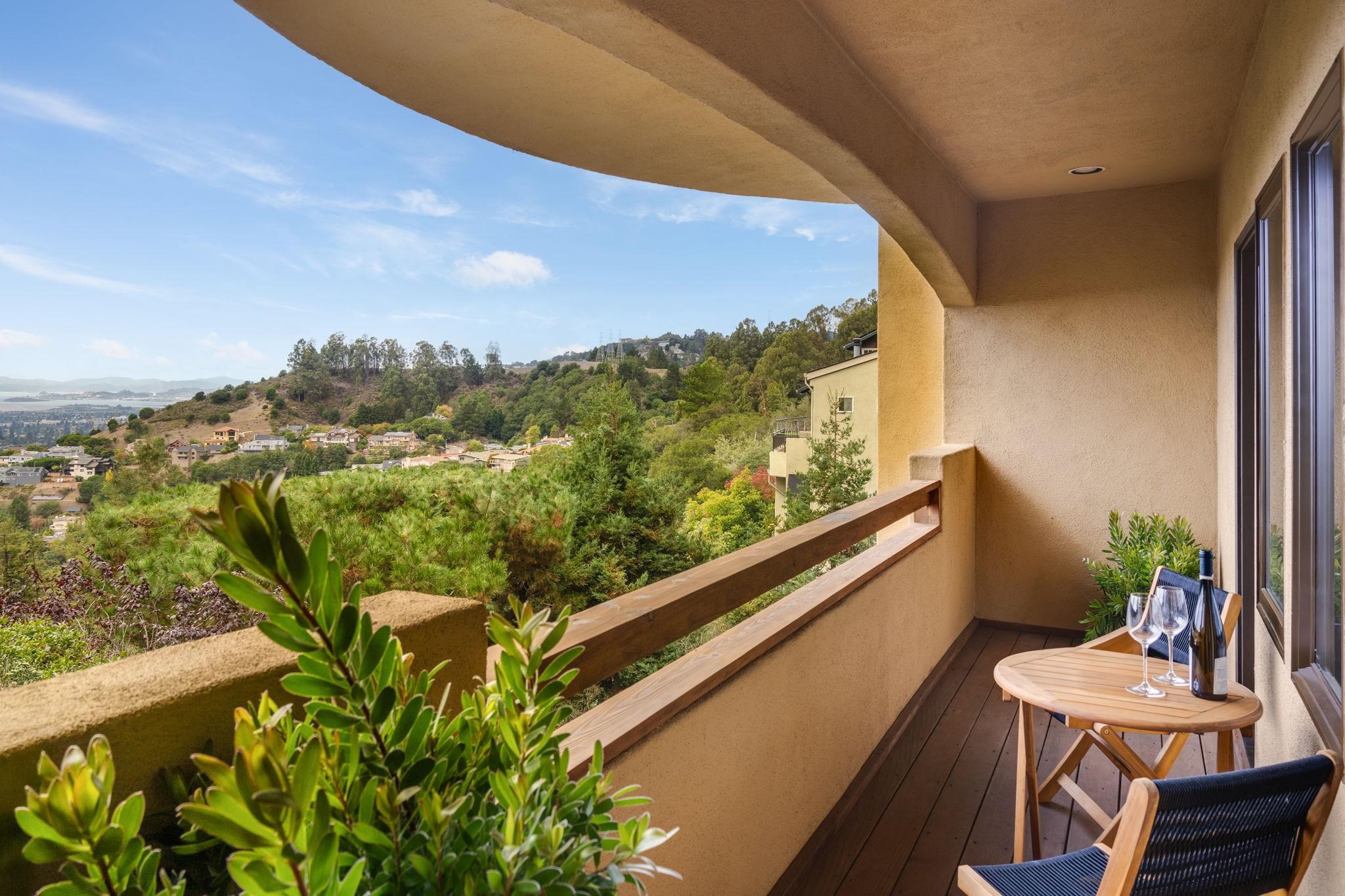 Detail Gallery Image 38 of 60 For 6257 Virgo Rd, Oakland,  CA 94611 - 5 Beds | 3/1 Baths