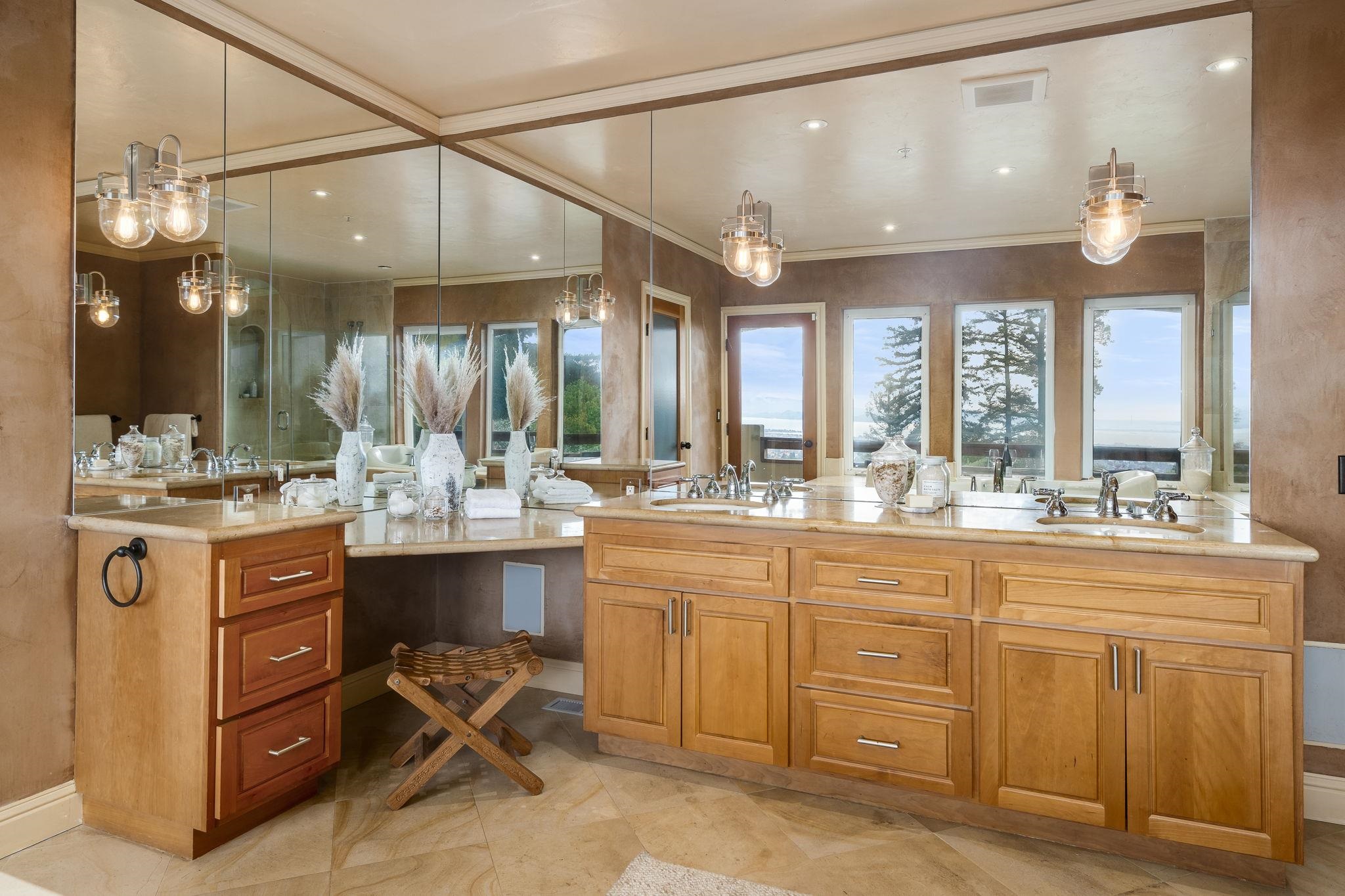 Detail Gallery Image 41 of 60 For 6257 Virgo Rd, Oakland,  CA 94611 - 5 Beds | 3/1 Baths