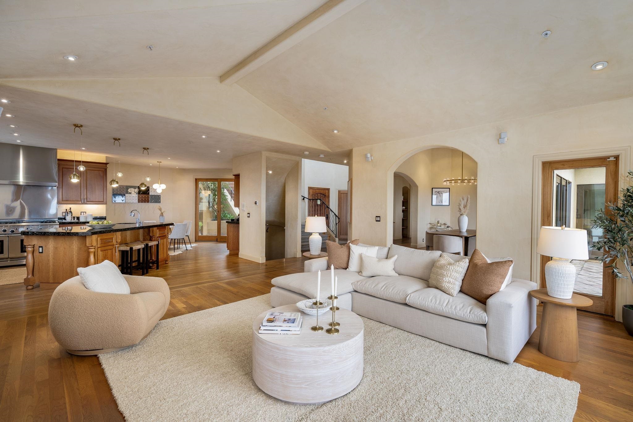 Detail Gallery Image 6 of 60 For 6257 Virgo Rd, Oakland,  CA 94611 - 5 Beds | 3/1 Baths