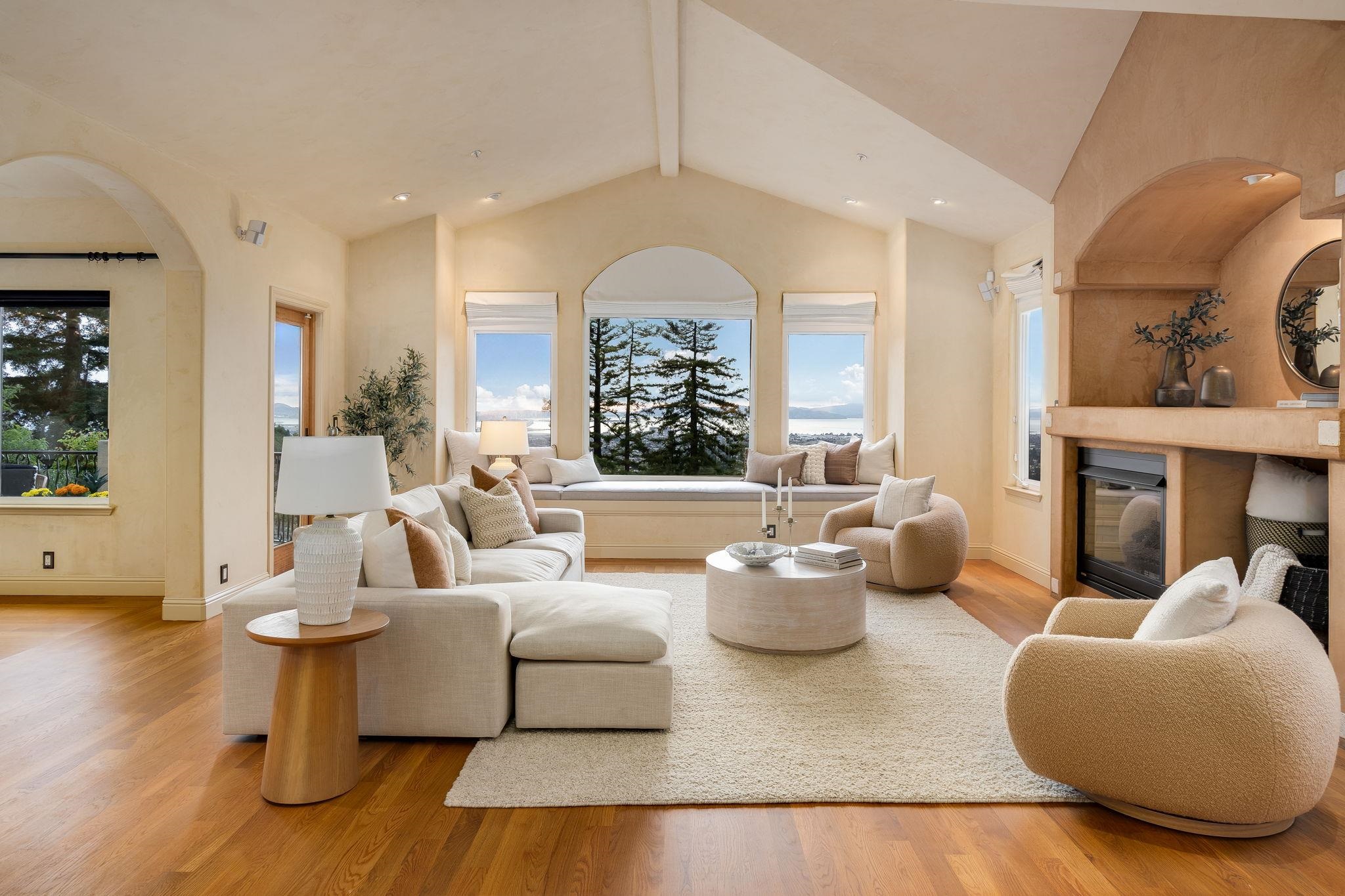 Detail Gallery Image 7 of 60 For 6257 Virgo Rd, Oakland,  CA 94611 - 5 Beds | 3/1 Baths