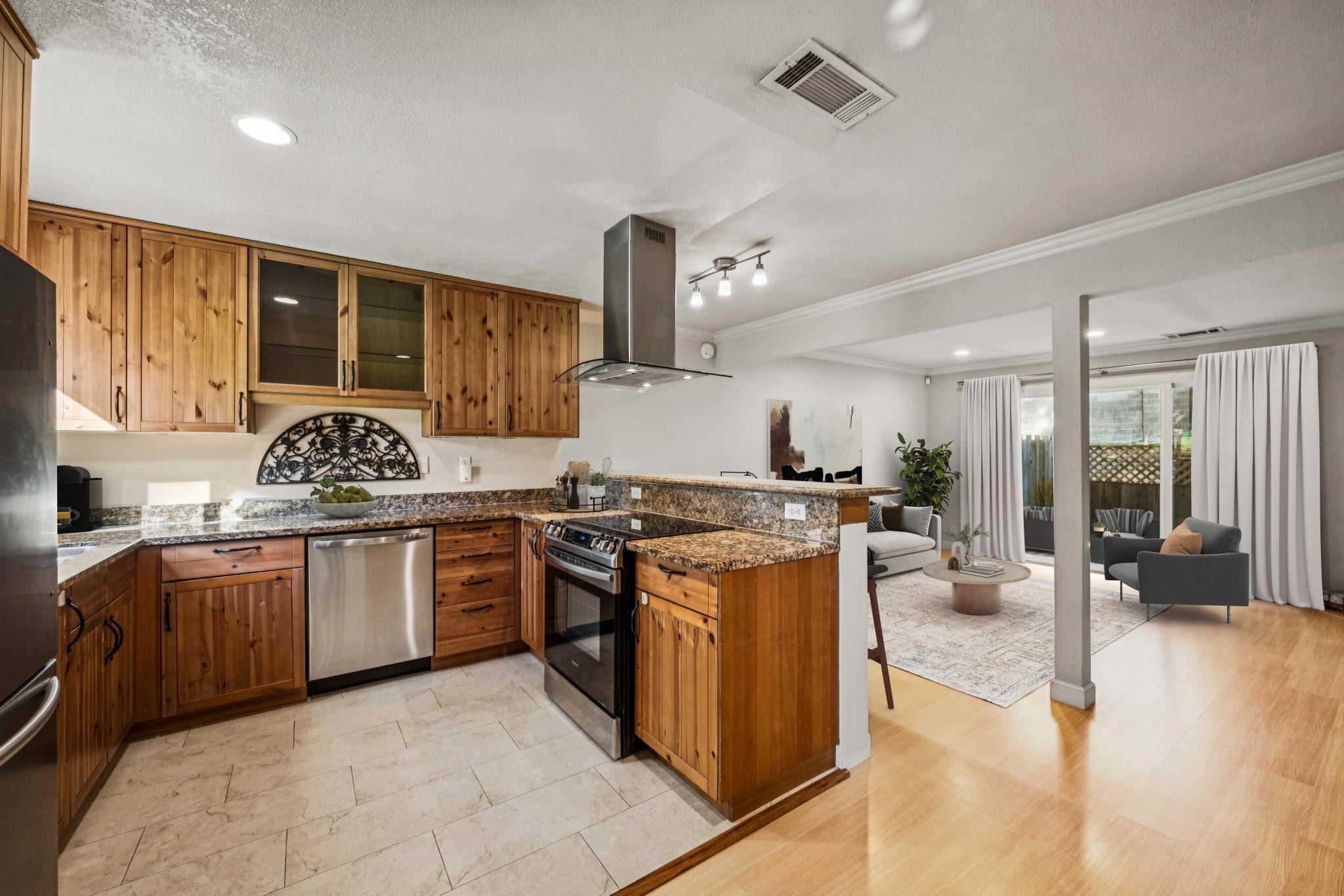 Photo #3: 41121692 Listing: Photo #3