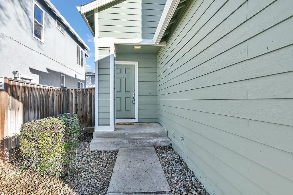 Detail Gallery Image 4 of 30 For 740 Forest View Cmn, Brentwood,  CA 94513 - 3 Beds | 2/1 Baths