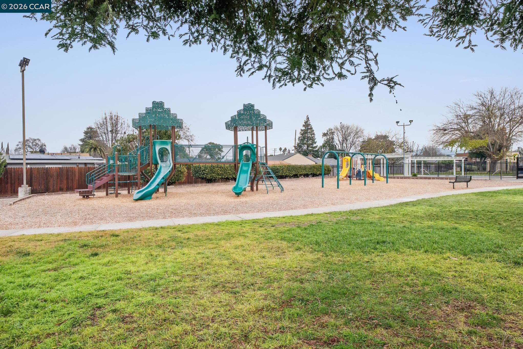 Detail Gallery Image 33 of 34 For 3185 Claudia Dr., Concord,  CA 94519 - 3 Beds | 2 Baths