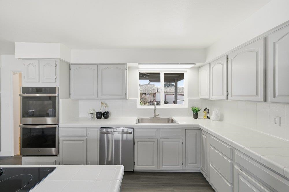 Detail Gallery Image 12 of 26 For 15744 via Sonata, San Lorenzo,  CA 94580 - 3 Beds | 2 Baths