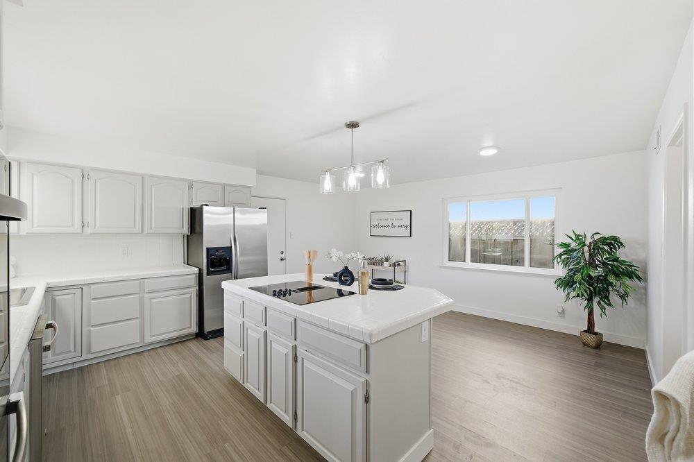 Detail Gallery Image 10 of 26 For 15744 via Sonata, San Lorenzo,  CA 94580 - 3 Beds | 2 Baths