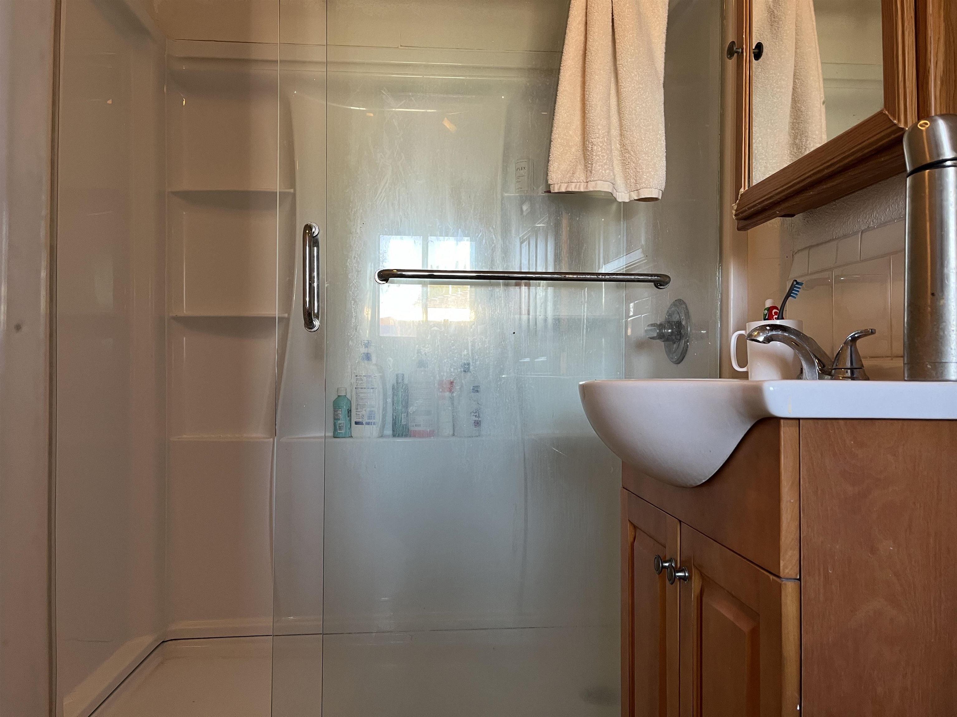 Detail Gallery Image 11 of 13 For 22168 Peralta St, Hayward,  CA 94541 - 2 Beds | 1 Baths