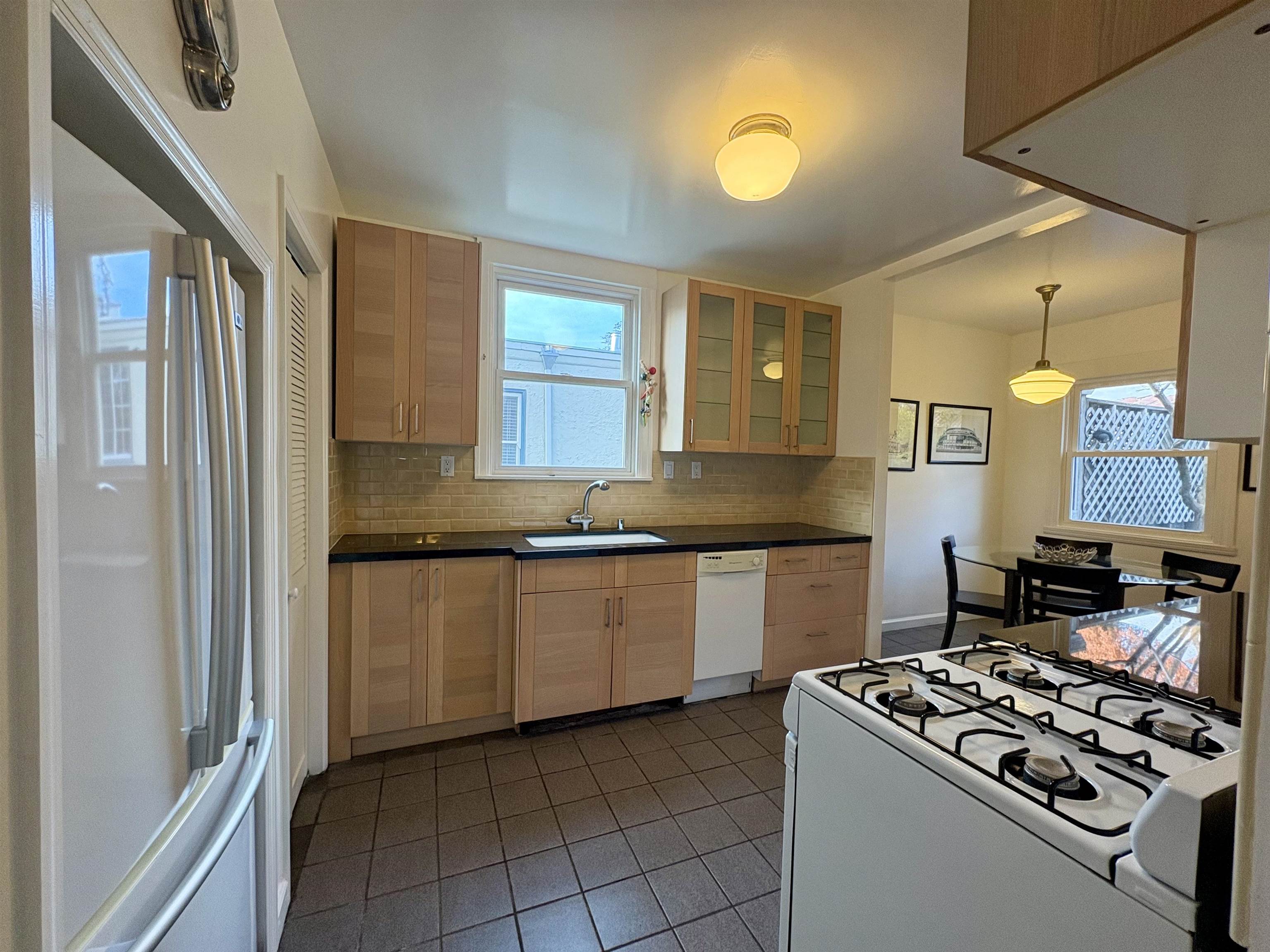 Detail Gallery Image 14 of 26 For 2818 Morgan Ave, Oakland,  CA 94602 - 2 Beds | 1 Baths