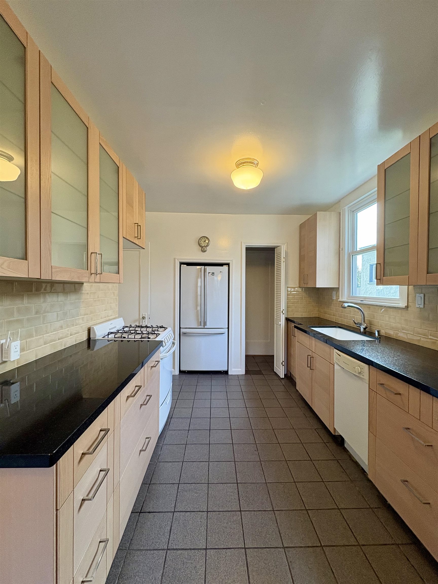 Detail Gallery Image 18 of 26 For 2818 Morgan Ave, Oakland,  CA 94602 - 2 Beds | 1 Baths