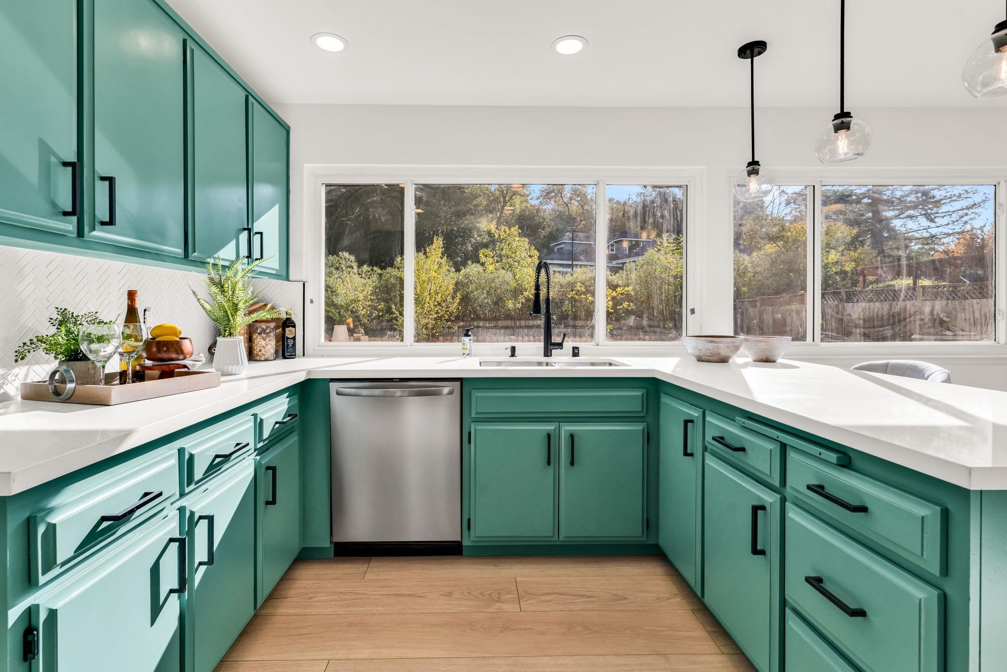 Detail Gallery Image 10 of 56 For 508 San Marin Dr, Novato,  CA 94945 - 4 Beds | 2/1 Baths