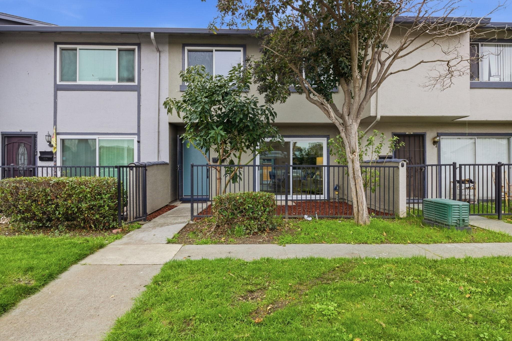 Photo #1: 41121722 Listing: Photo #1