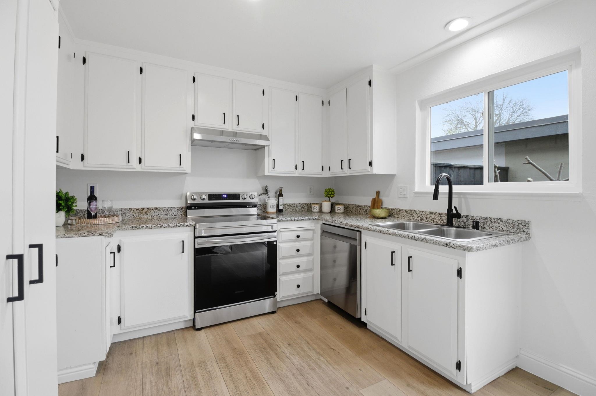 Photo #4: 41121722 Listing: Photo #4